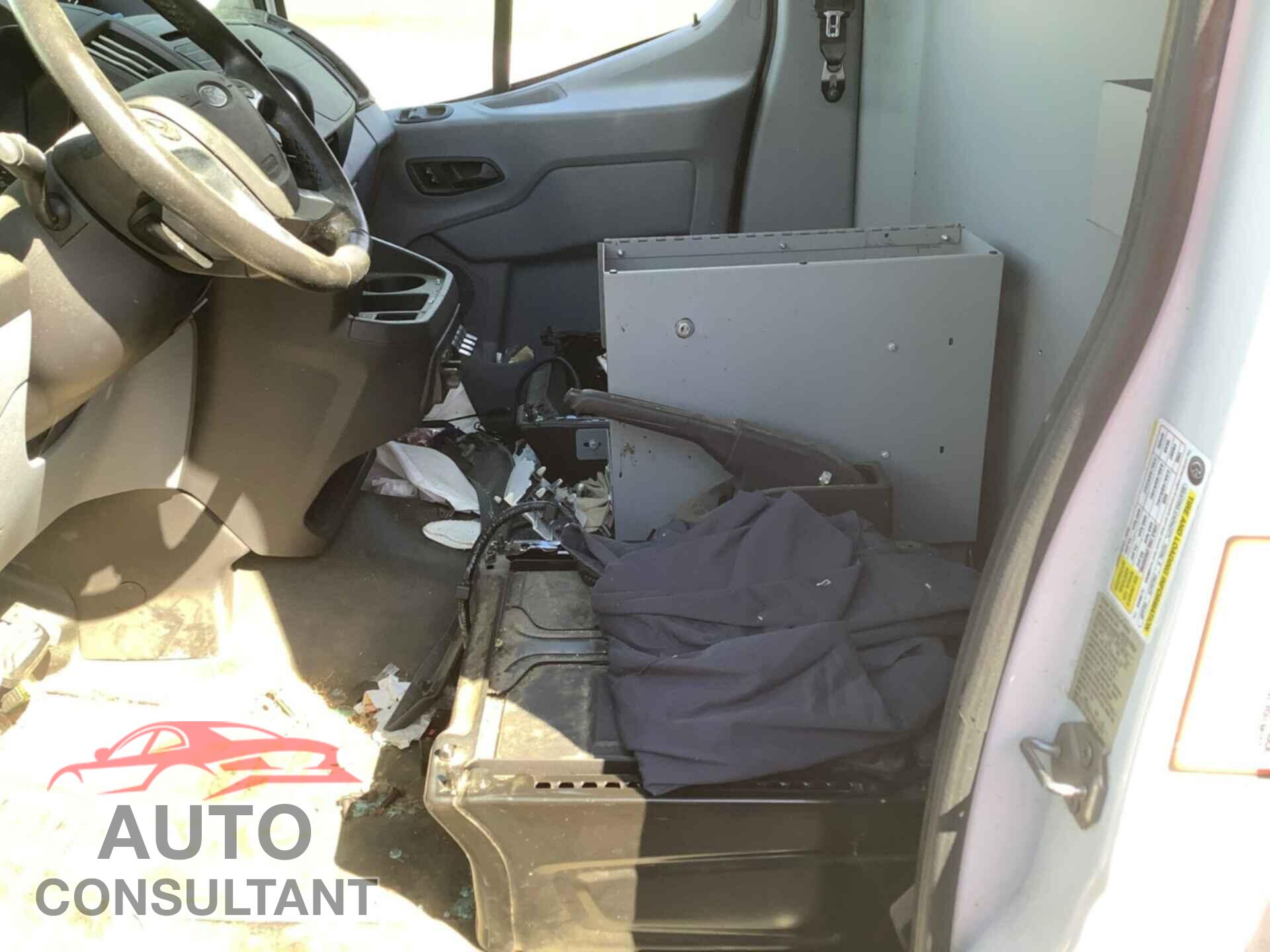 FORD TRANSIT-250 2017 - 1FTYR1YM8HKB06072