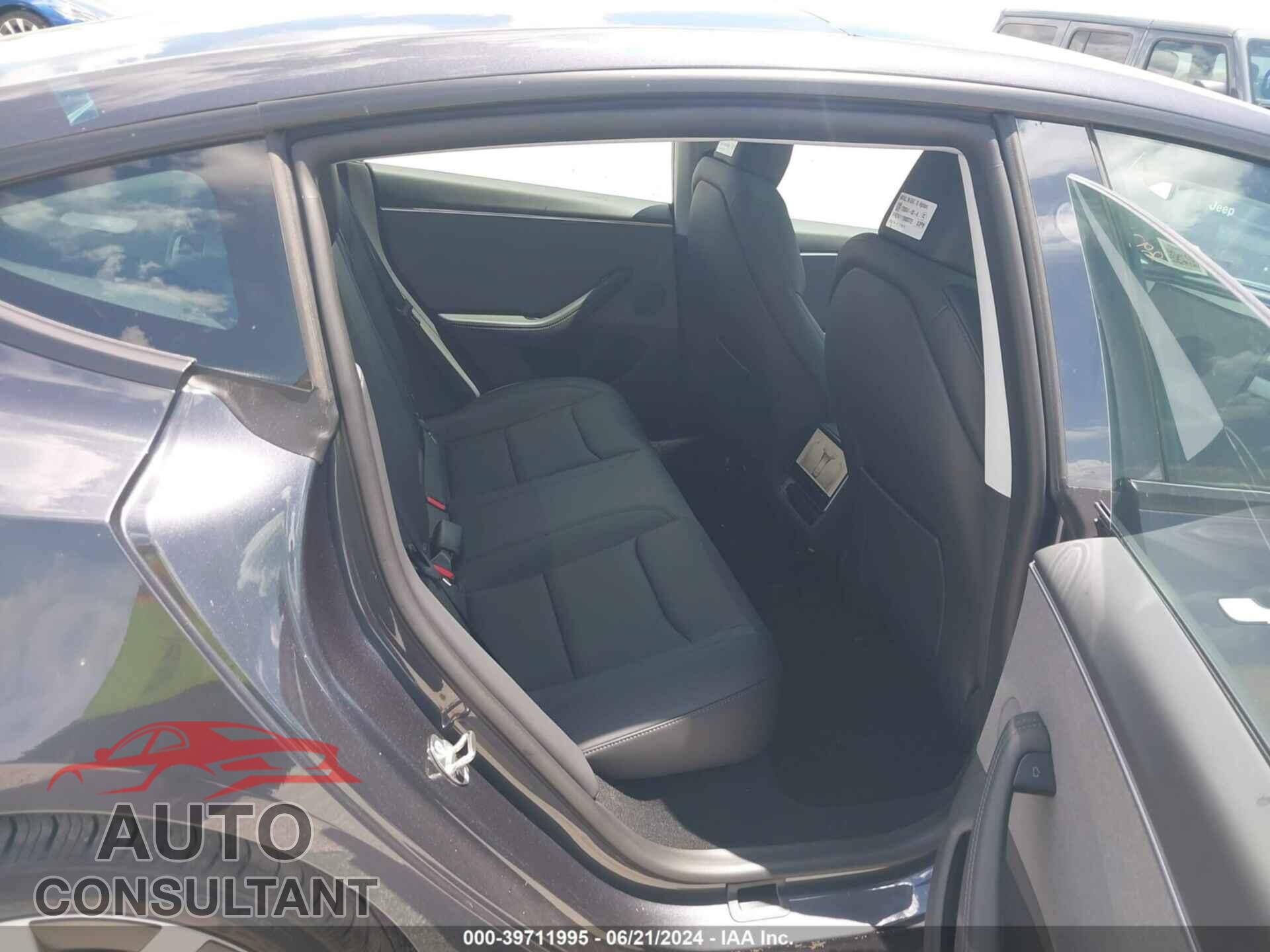 TESLA MODEL 3 2024 - 5YJ3E1EA7RF751049