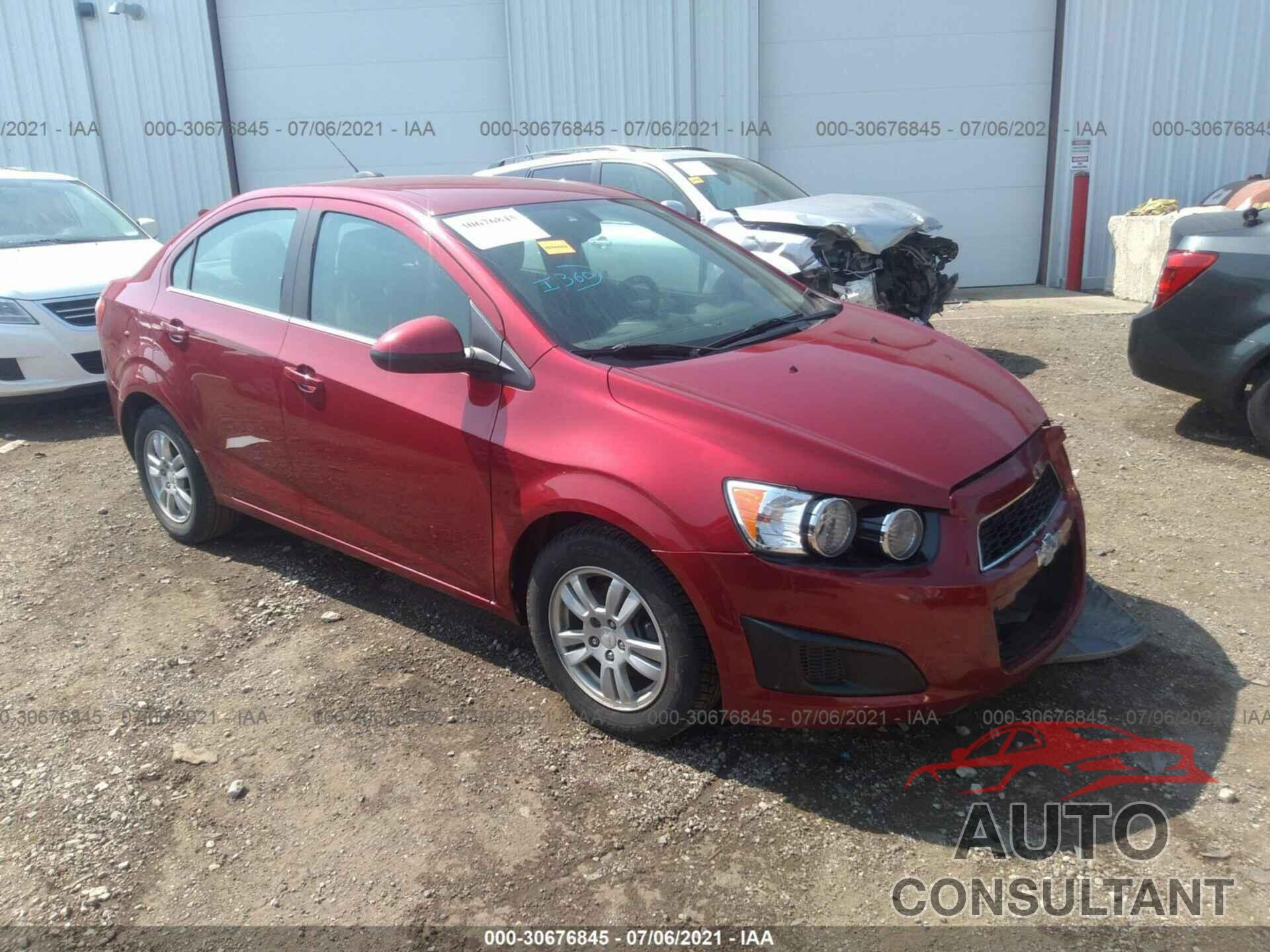 CHEVROLET SONIC 2016 - 1G1JC5SH3G4108572