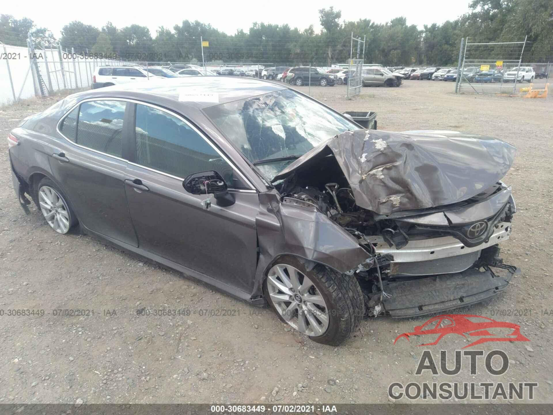 TOYOTA CAMRY 2018 - 4T1B11HK5JU108170