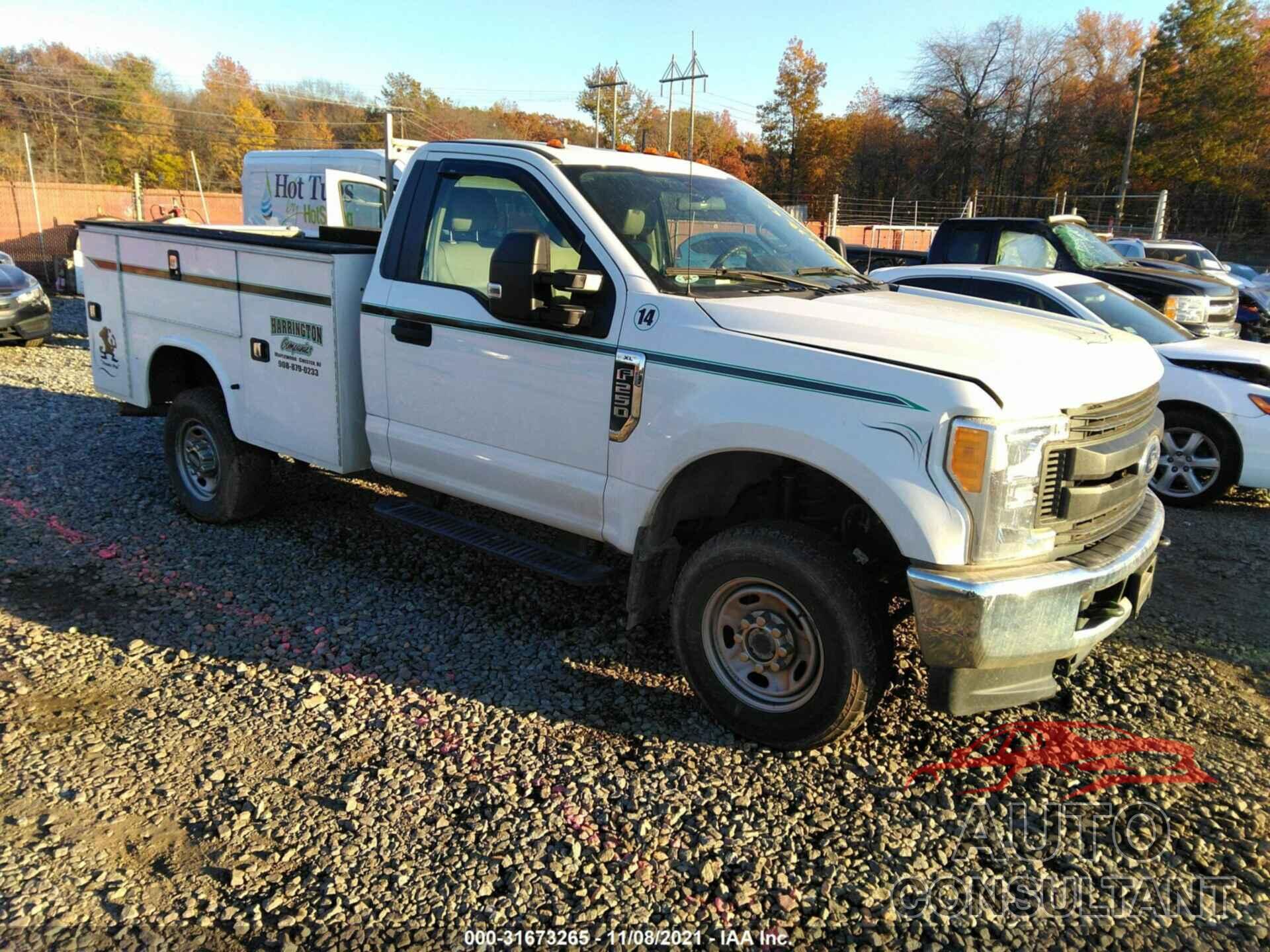 FORD SUPER DUTY F-250 SRW 2017 - 1FTBF2B64HEE99629