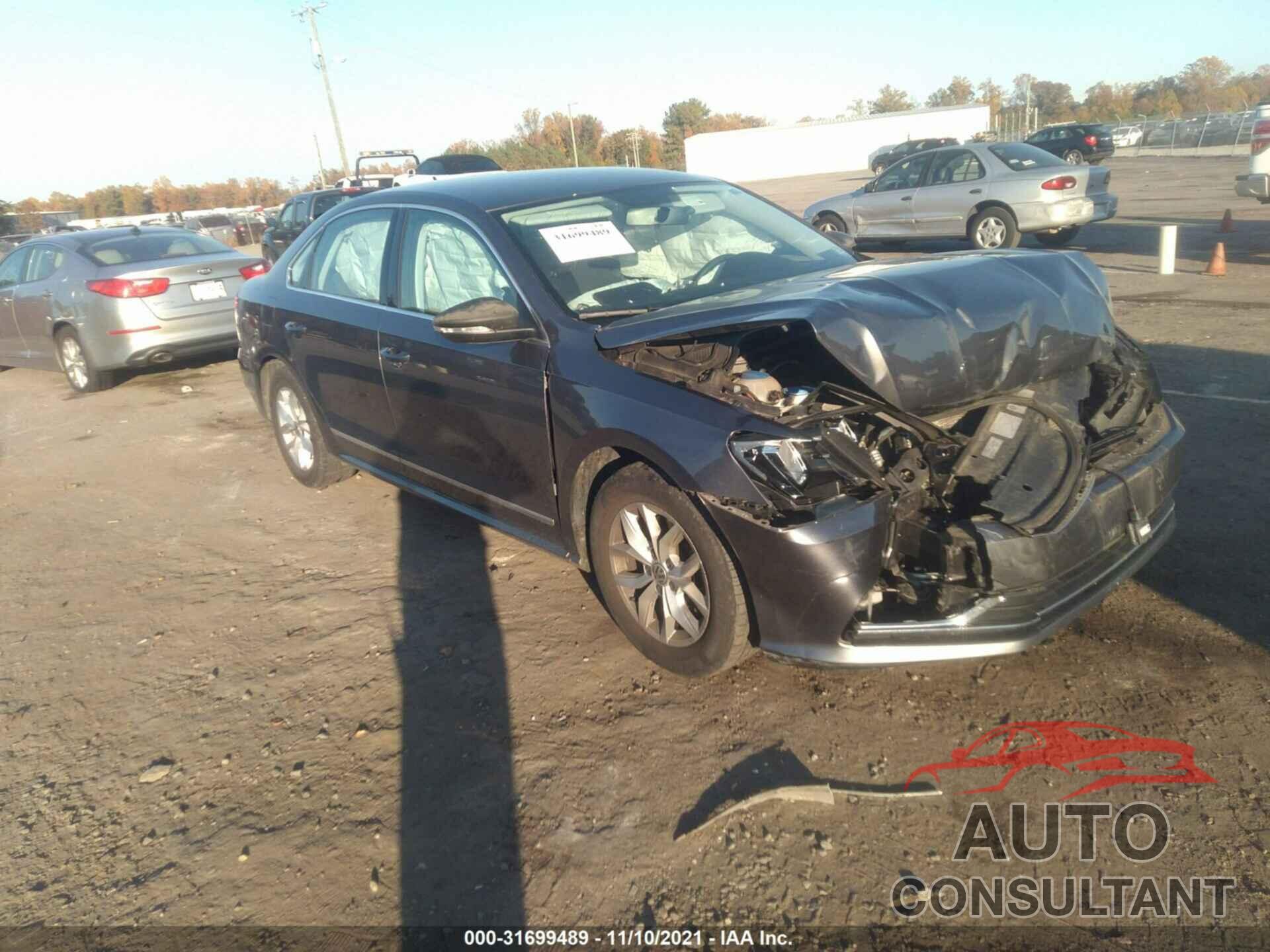 VOLKSWAGEN PASSAT 2017 - 1VWAT7A34HC076180