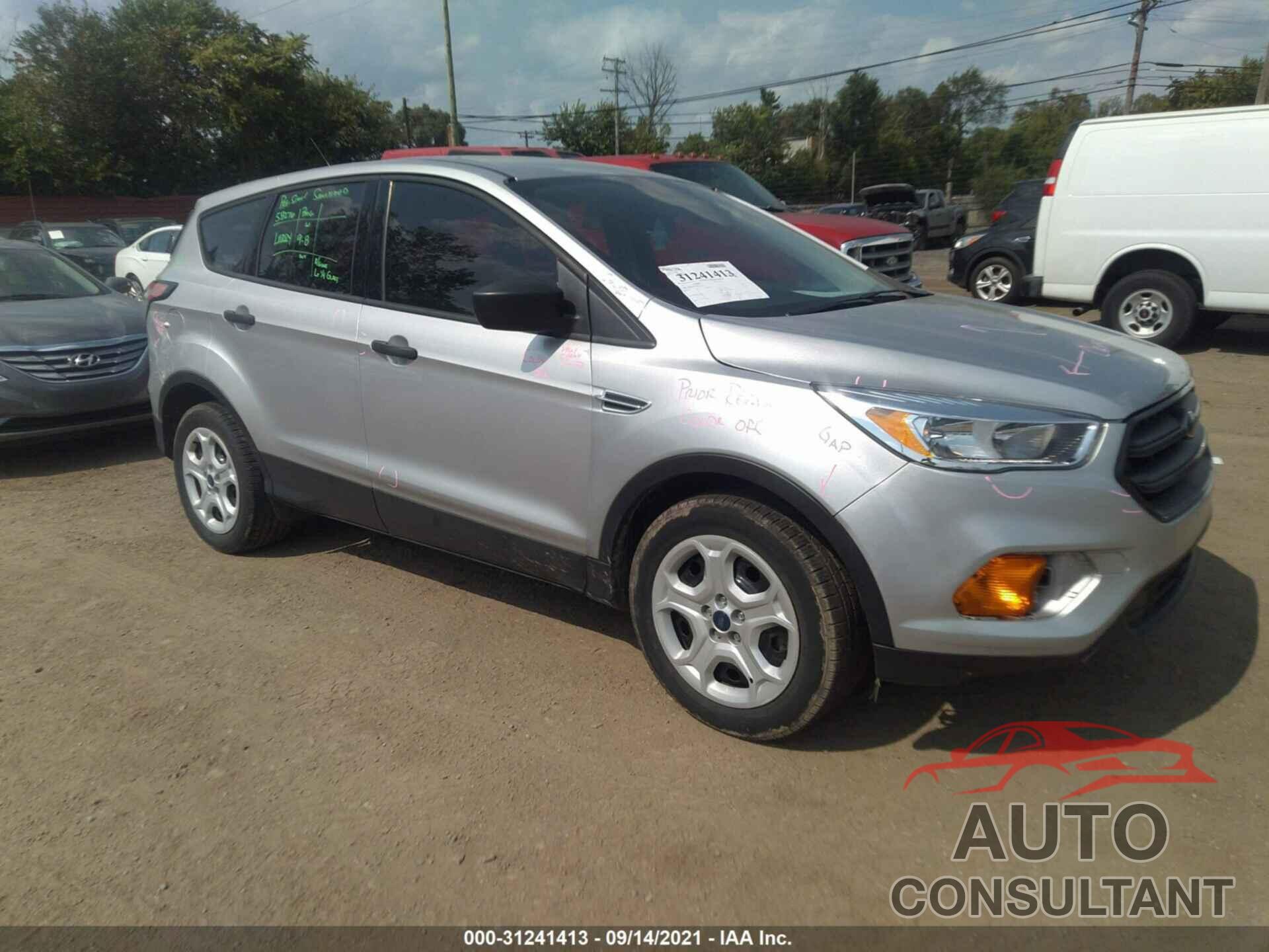 FORD ESCAPE 2017 - 1FMCU0F79HUC49354