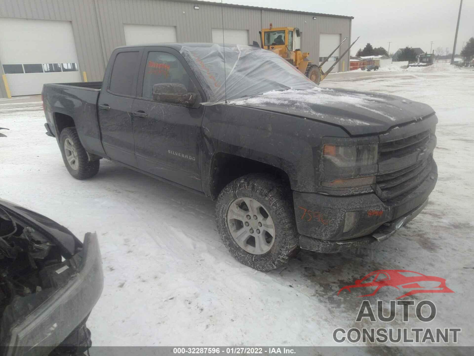 CHEVROLET SILVERADO 1500 2018 - 1GCVKREC2JZ121696