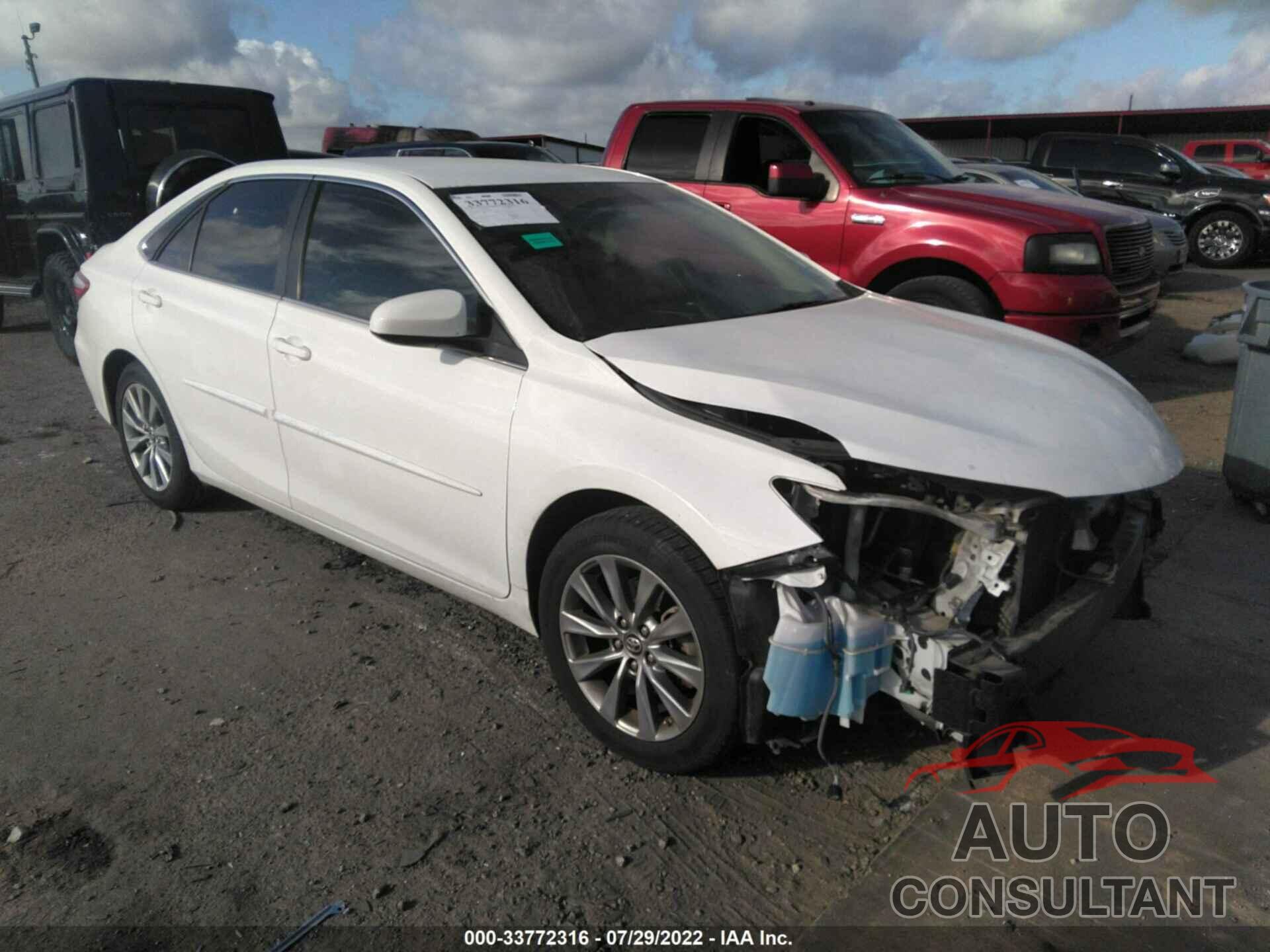 TOYOTA CAMRY 2016 - 4T4BF1FK2GR553596