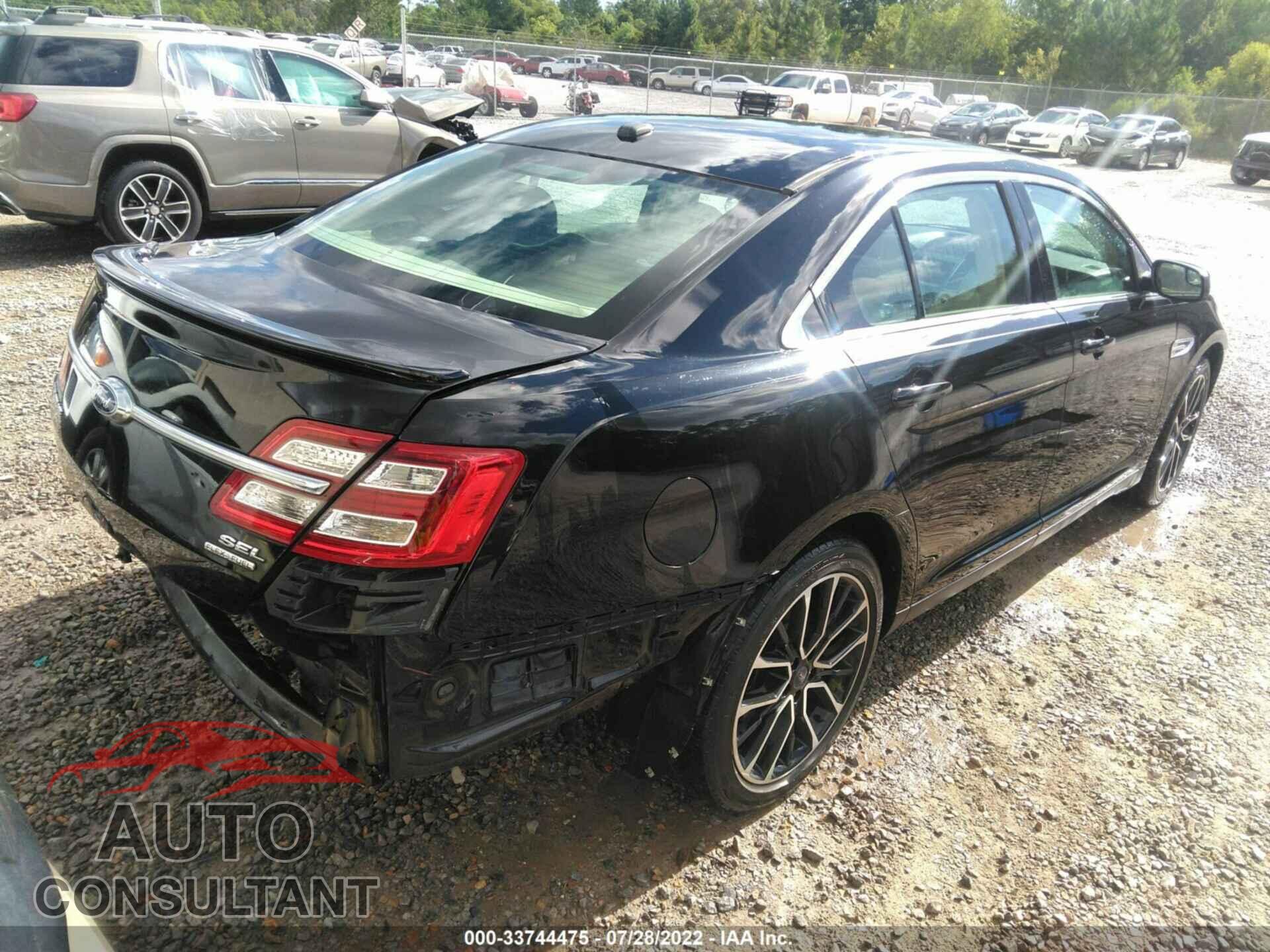 FORD TAURUS 2017 - 1FAHP2E86HG134867