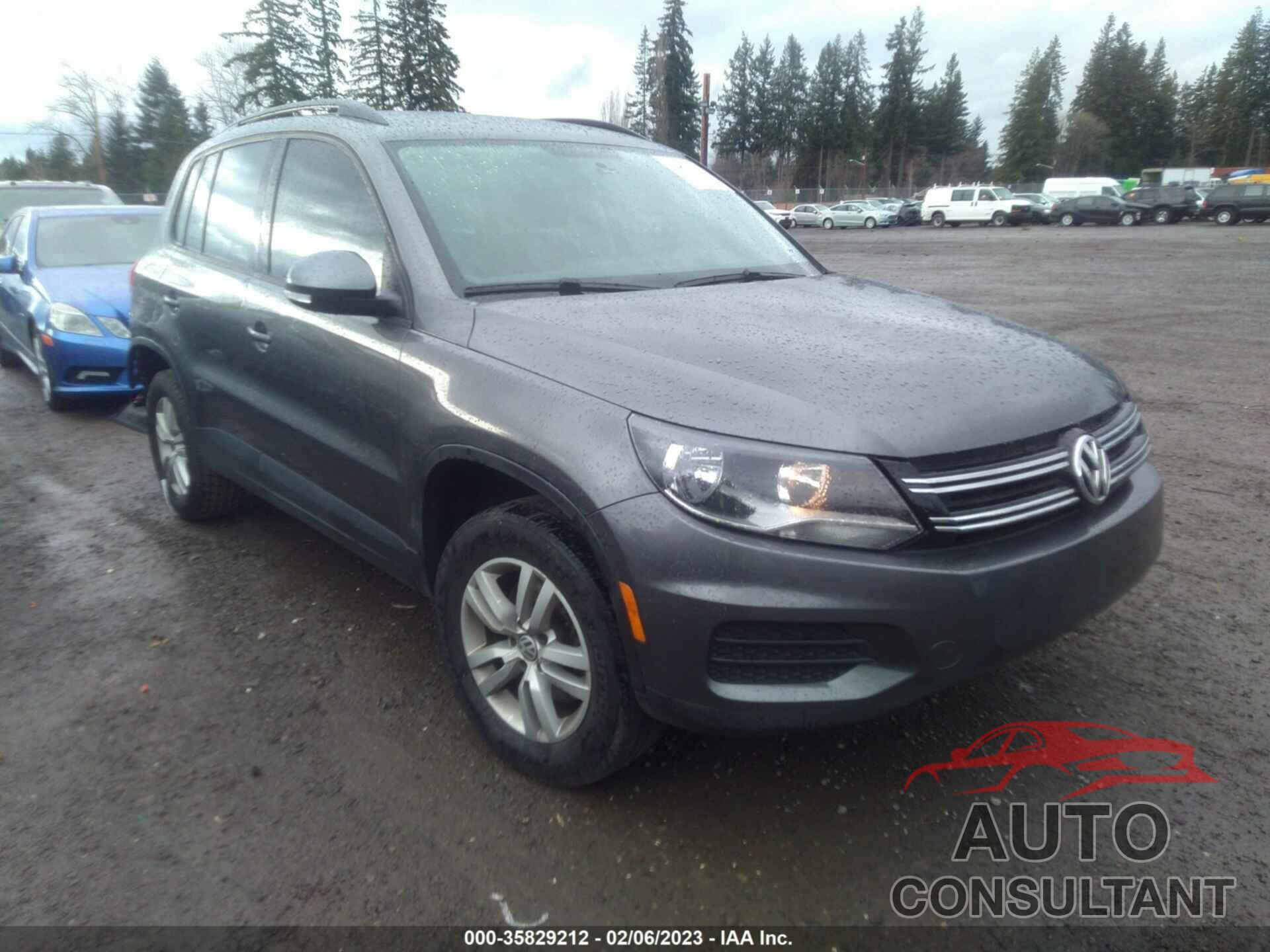 VOLKSWAGEN TIGUAN 2015 - WVGAV7AX2FW588205