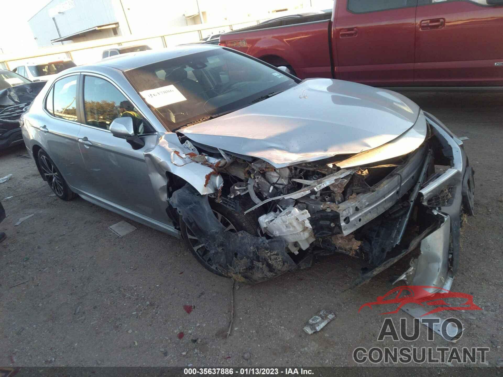 TOYOTA CAMRY 2018 - 4T1B11HK9JU538123