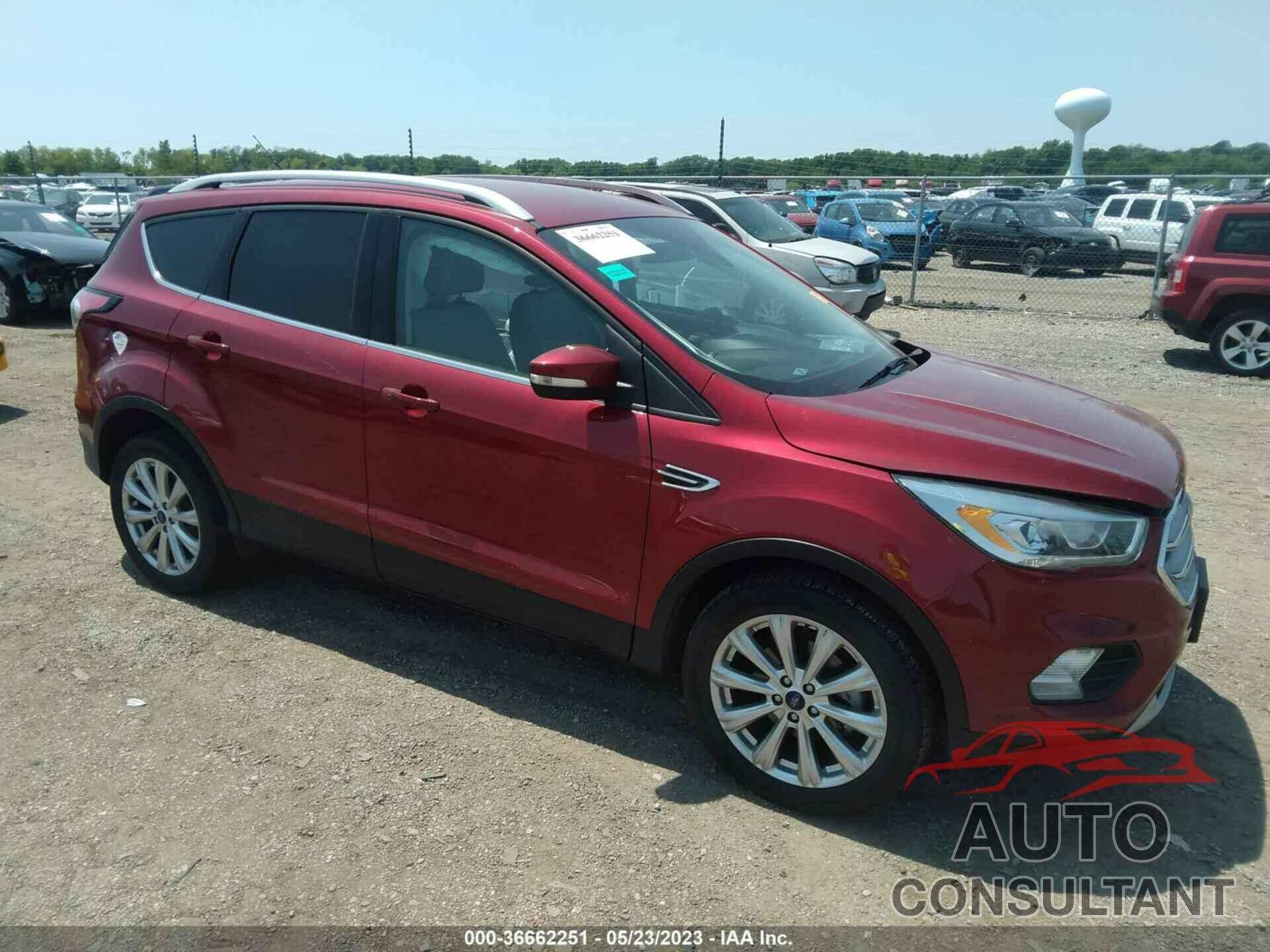FORD ESCAPE 2017 - 1FMCU0JD6HUC23047