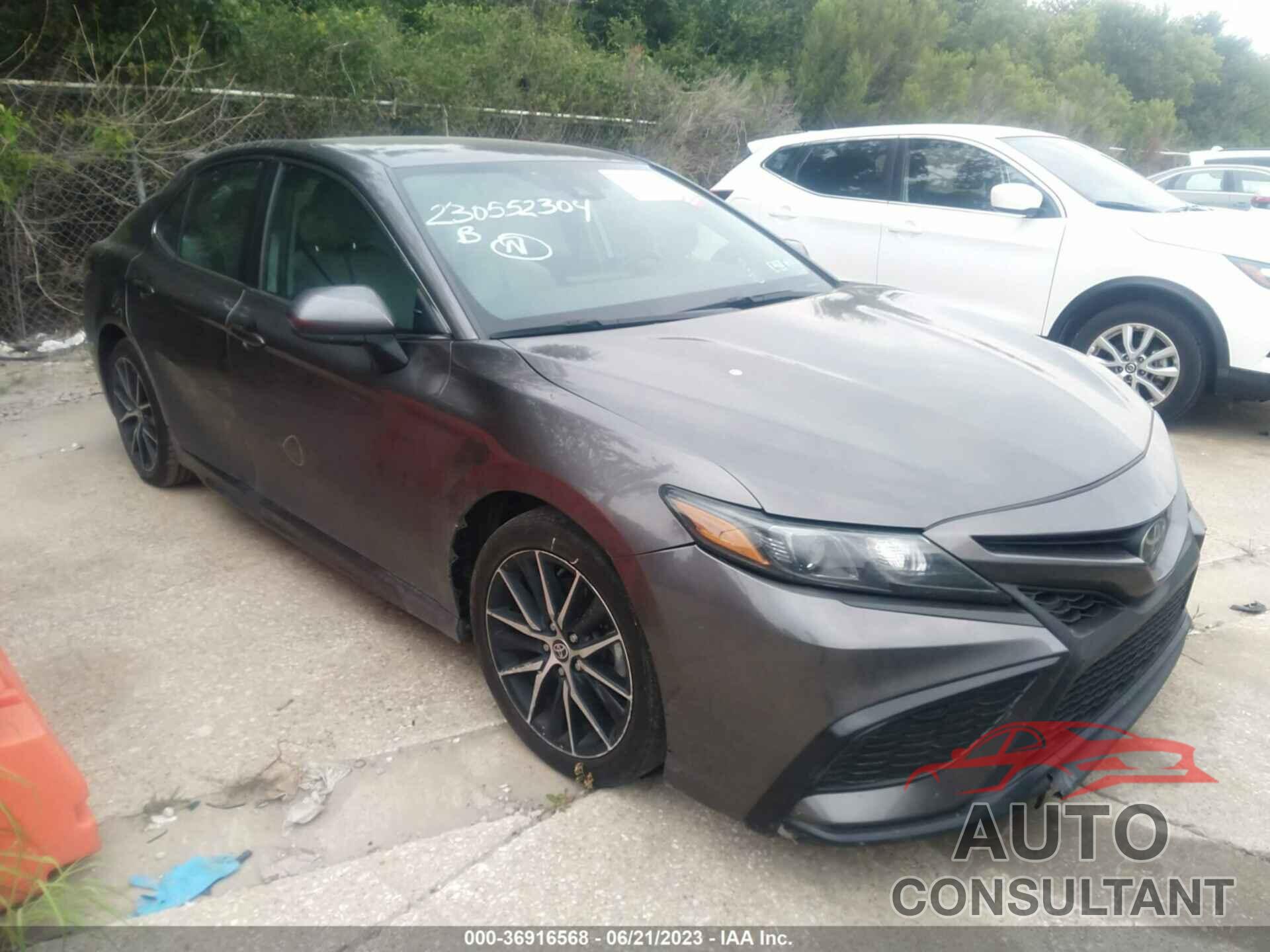 TOYOTA CAMRY 2021 - 4T1G11AK2MU588026