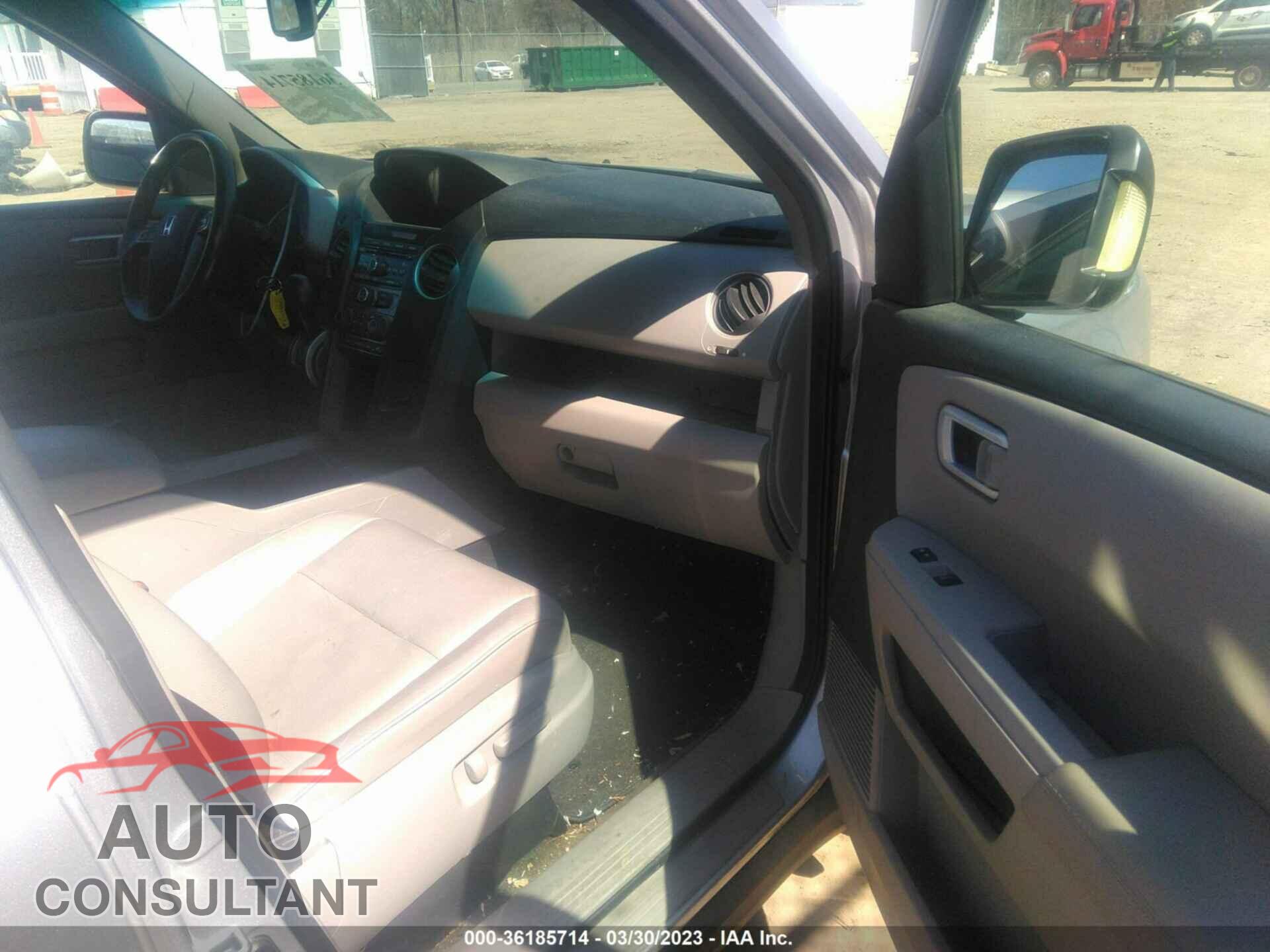 HONDA PILOT 2015 - 5FNYF4H5XFB045157