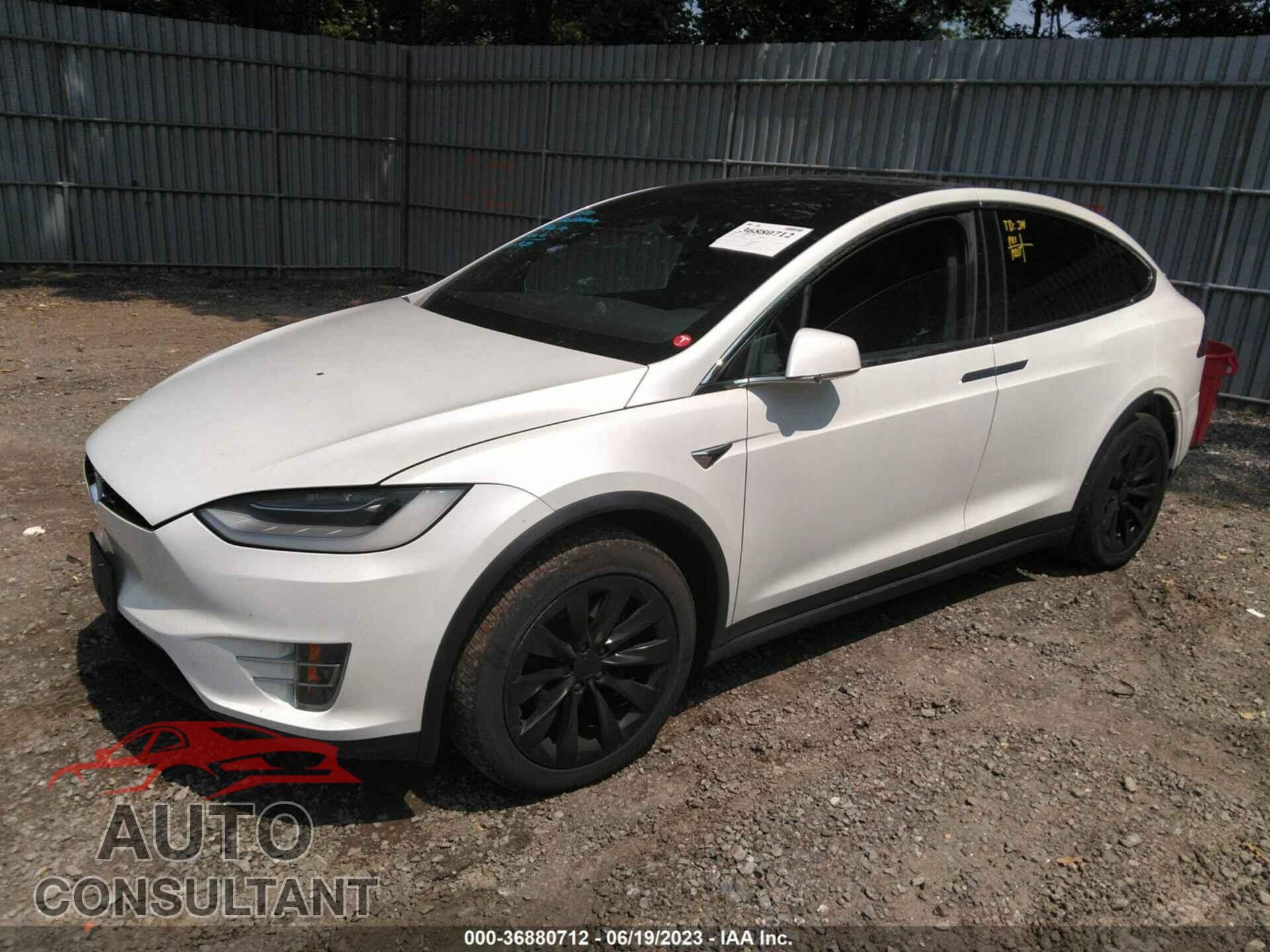 TESLA MODEL X 2020 - 5YJXCDE22LF285216