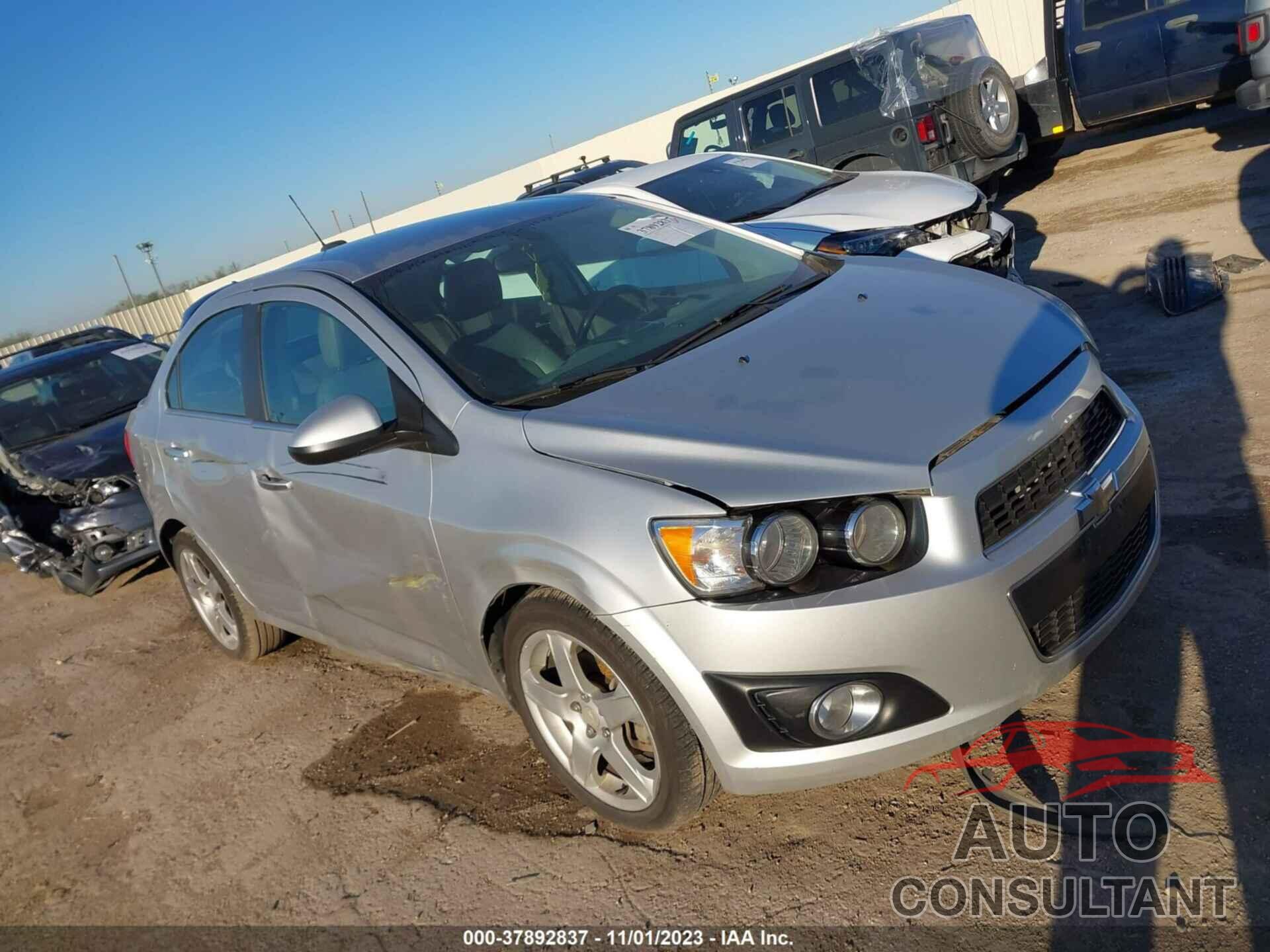 CHEVROLET SONIC 2016 - 1G1JE5SBXG4134107