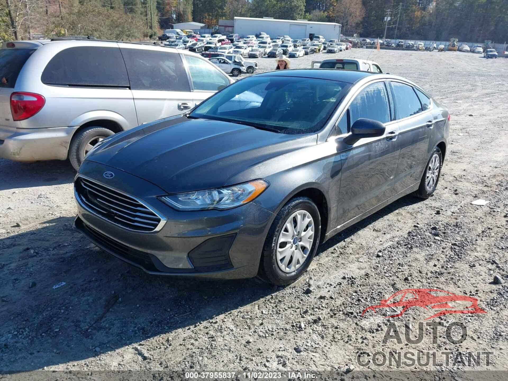 FORD FUSION 2019 - 3FA6P0G70KR246032