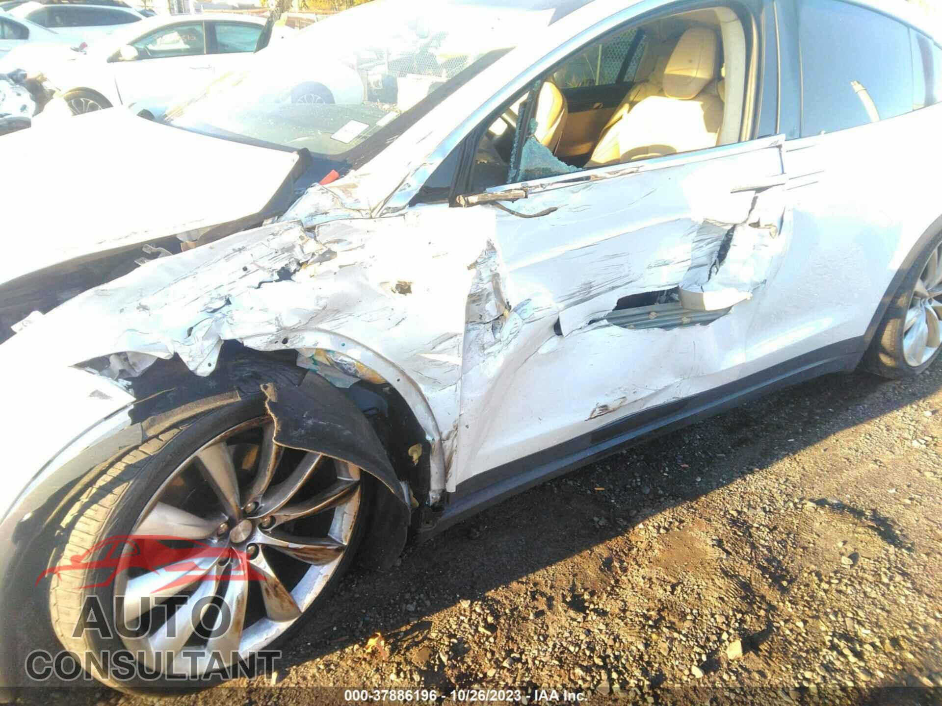 TESLA MODEL X 2016 - 5YJXCAE27GF005228