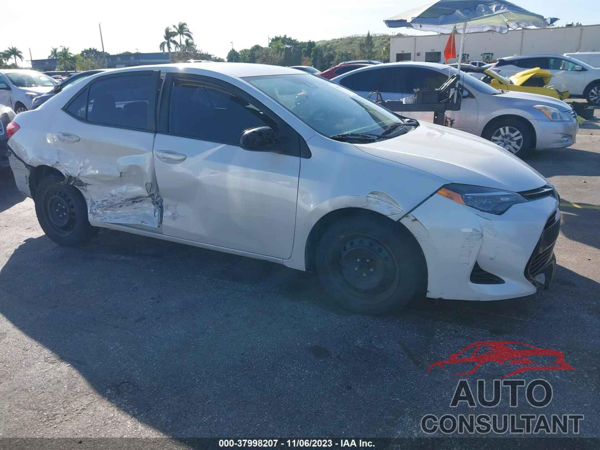 TOYOTA COROLLA 2018 - 5YFBURHE4JP745357