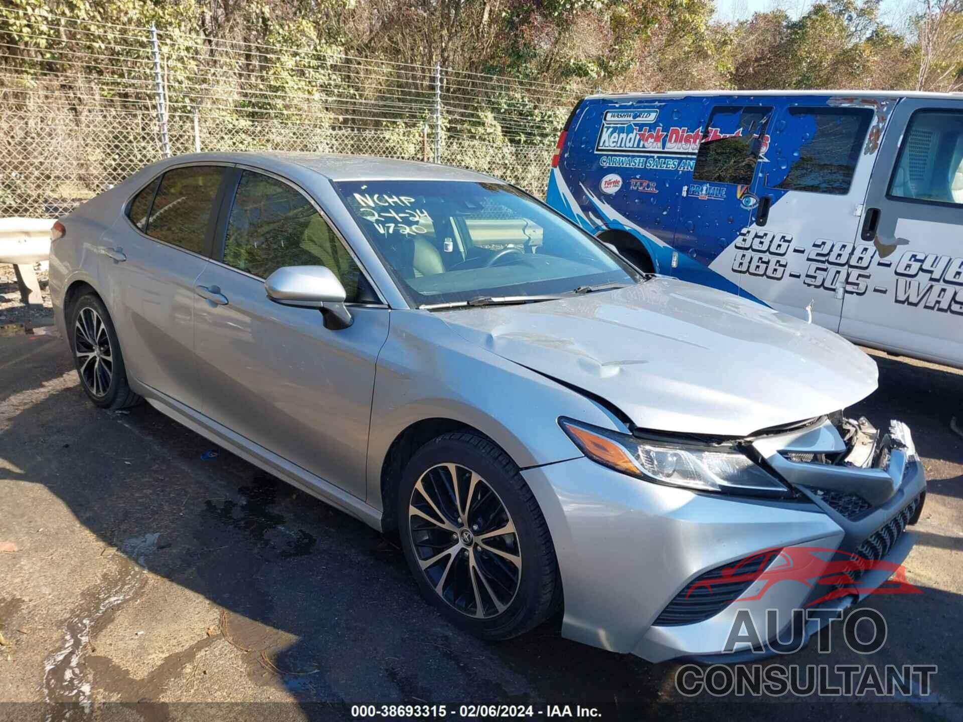 TOYOTA CAMRY 2018 - JTNB11HK3J3018313