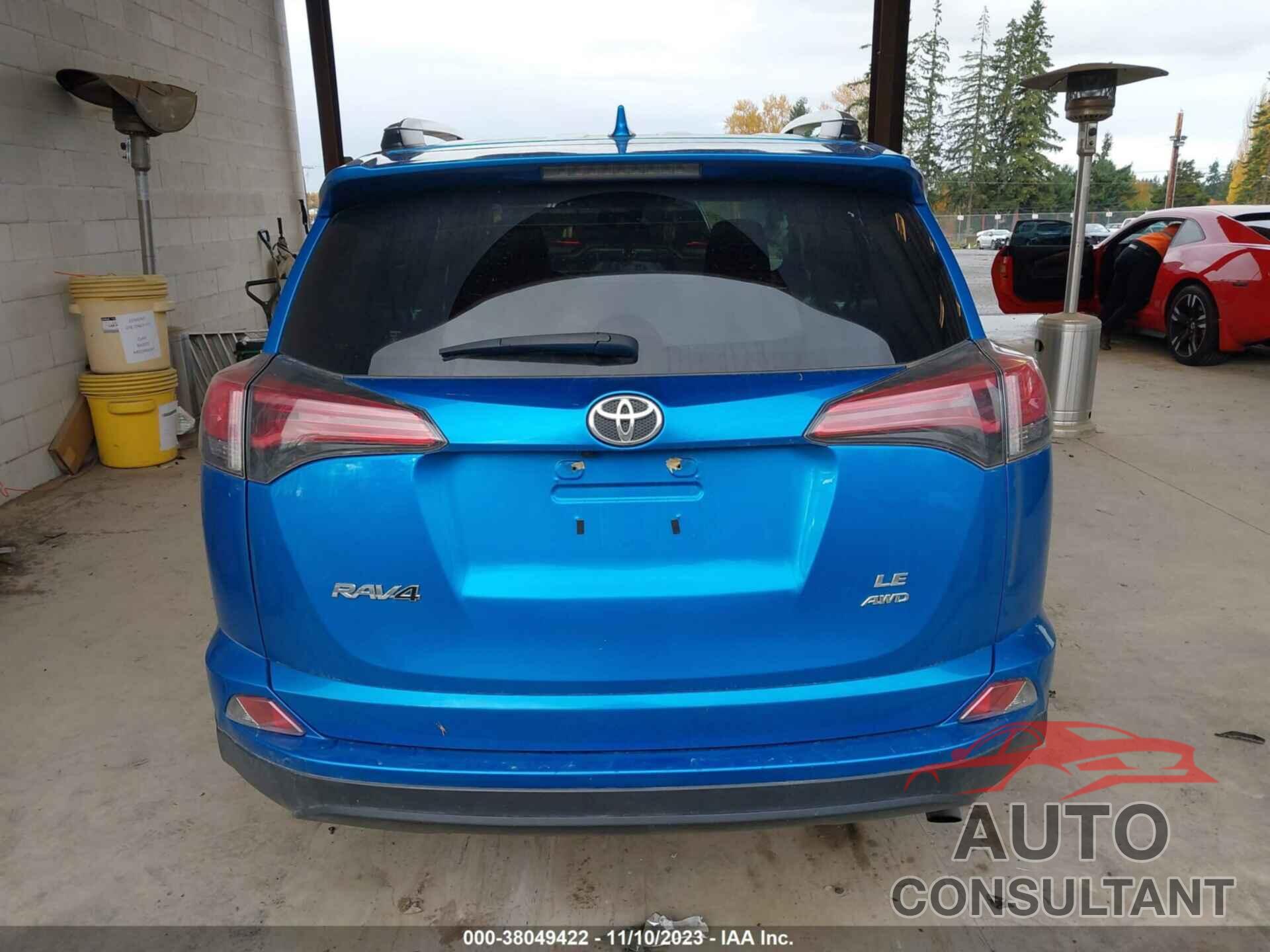 TOYOTA RAV4 2018 - JTMBFREV2JJ212541