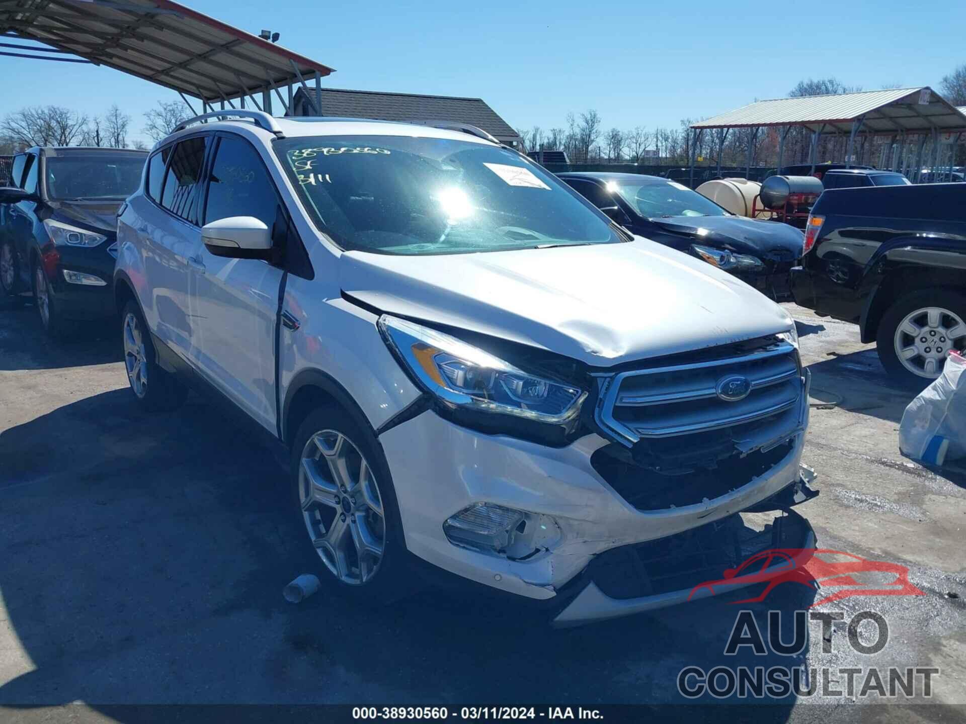 FORD ESCAPE 2017 - 1FMCU9J90HUA17769