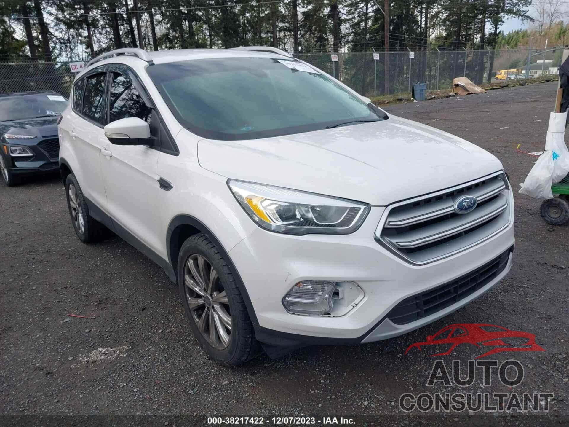 FORD ESCAPE 2017 - 1FMCU0JD3HUA31732