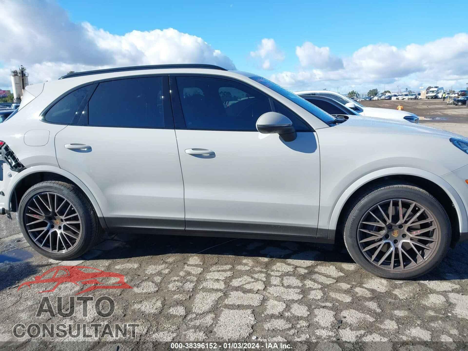 PORSCHE CAYENNE 2023 - WP1AA2AY5PDA08470