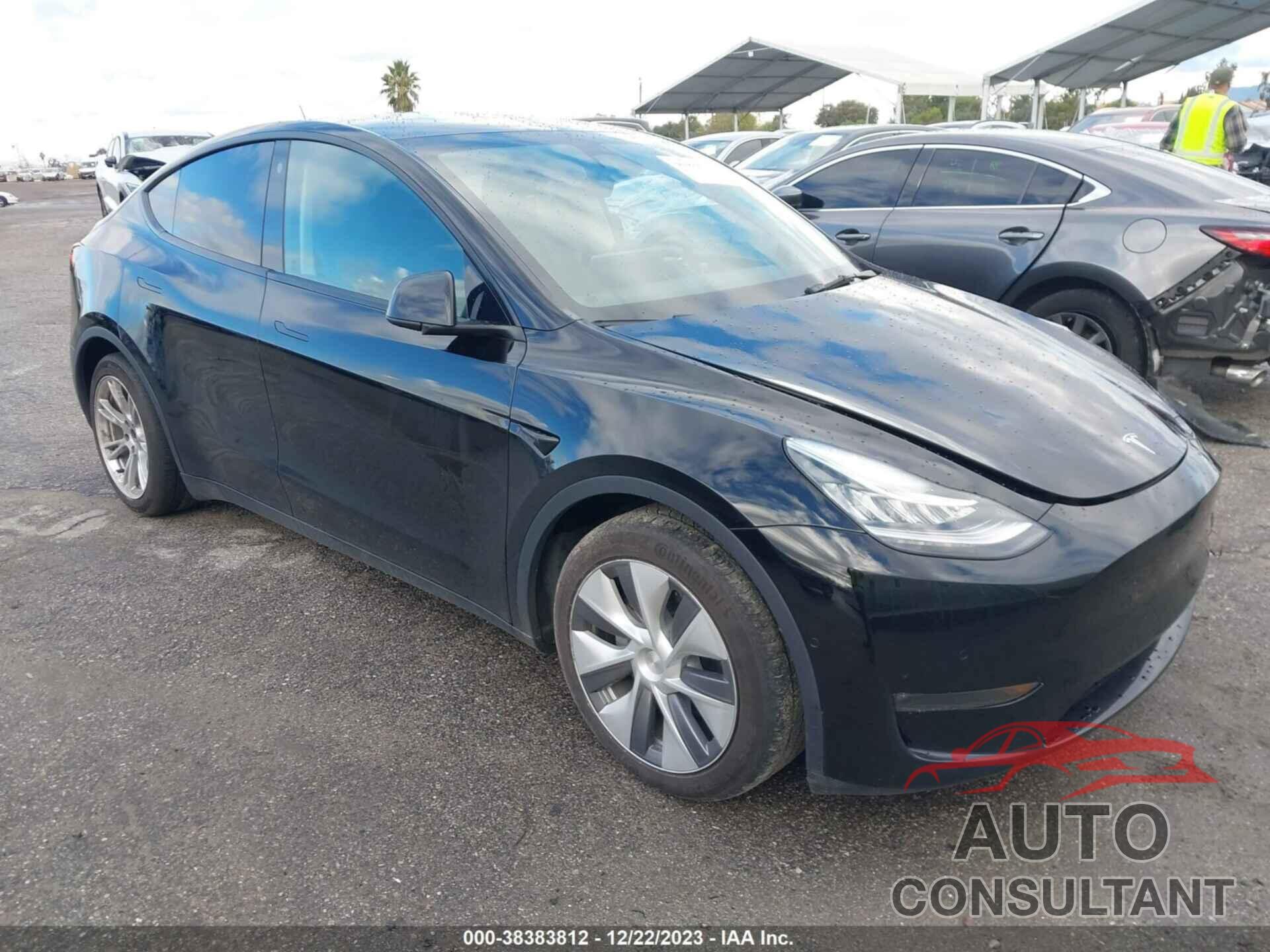 TESLA MODEL Y 2023 - 7SAYGDEE7PA024401