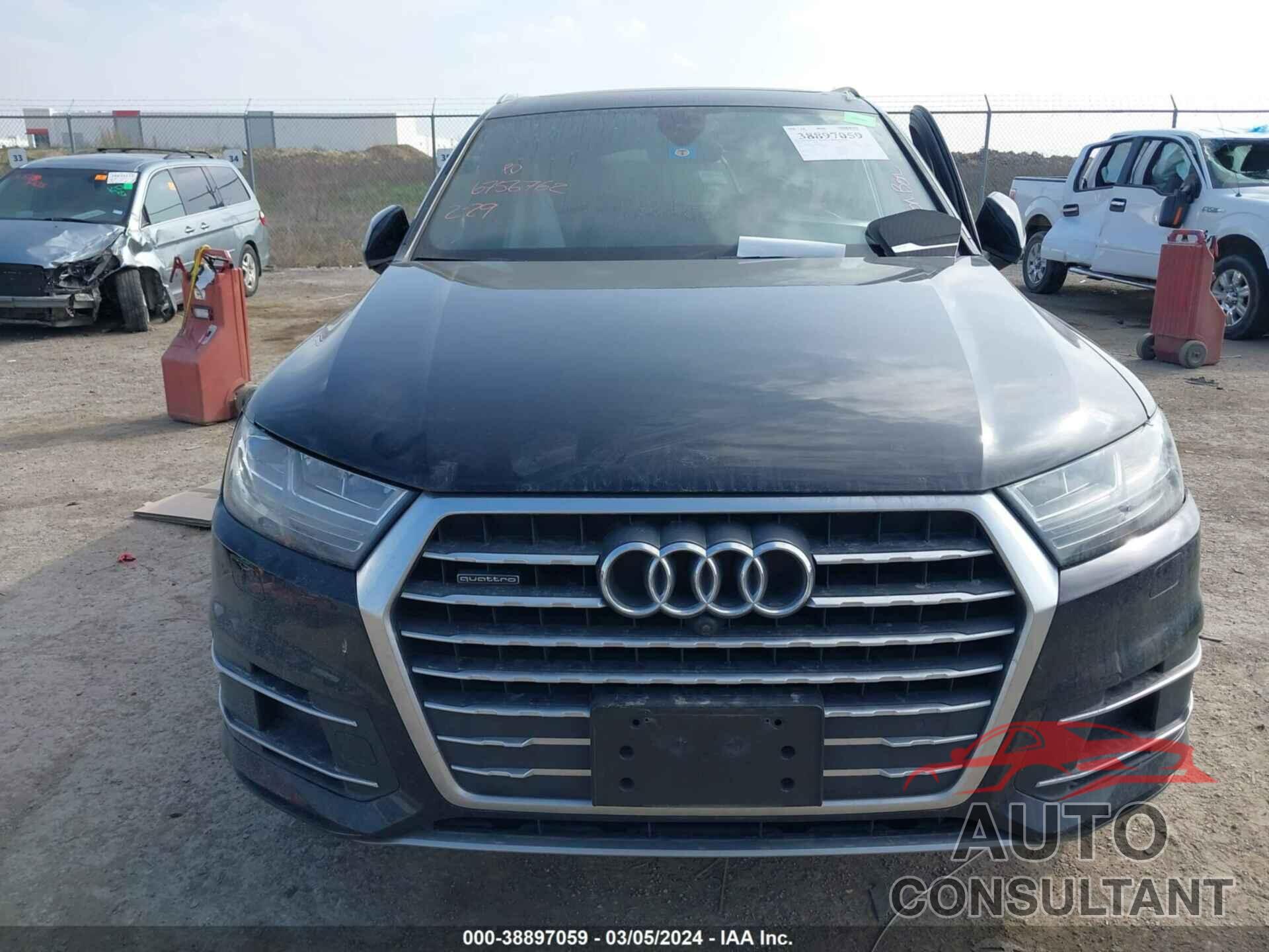 AUDI Q7 2019 - WA1LHAF76KD038354