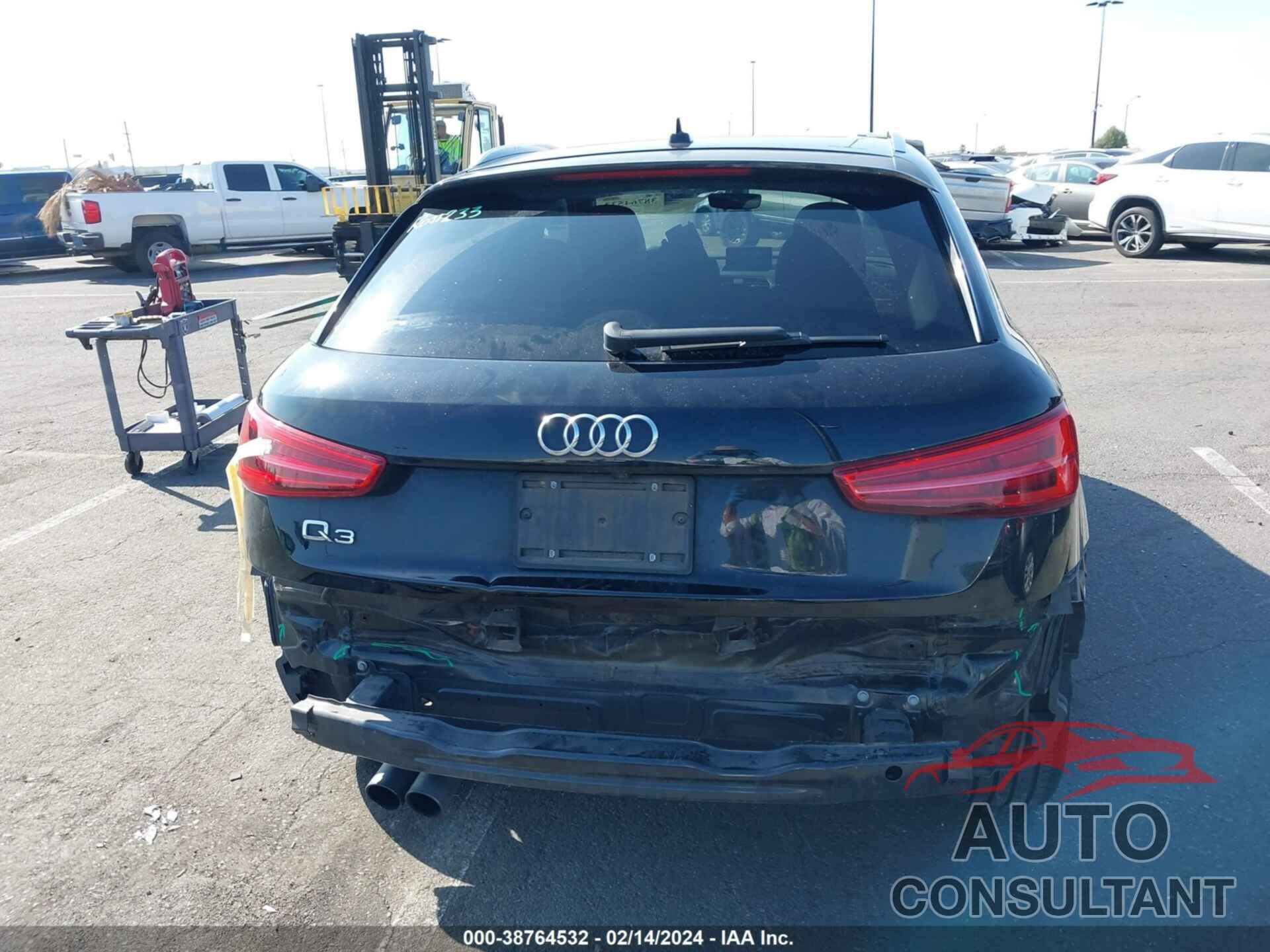 AUDI Q3 2018 - WA1HCCFS8JR017396