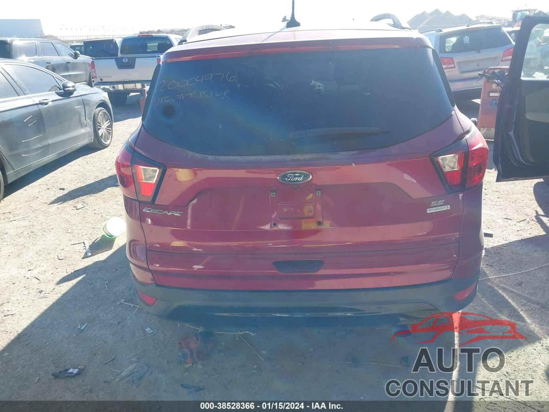 FORD ESCAPE 2019 - 1FMCU0GD7KUB57171