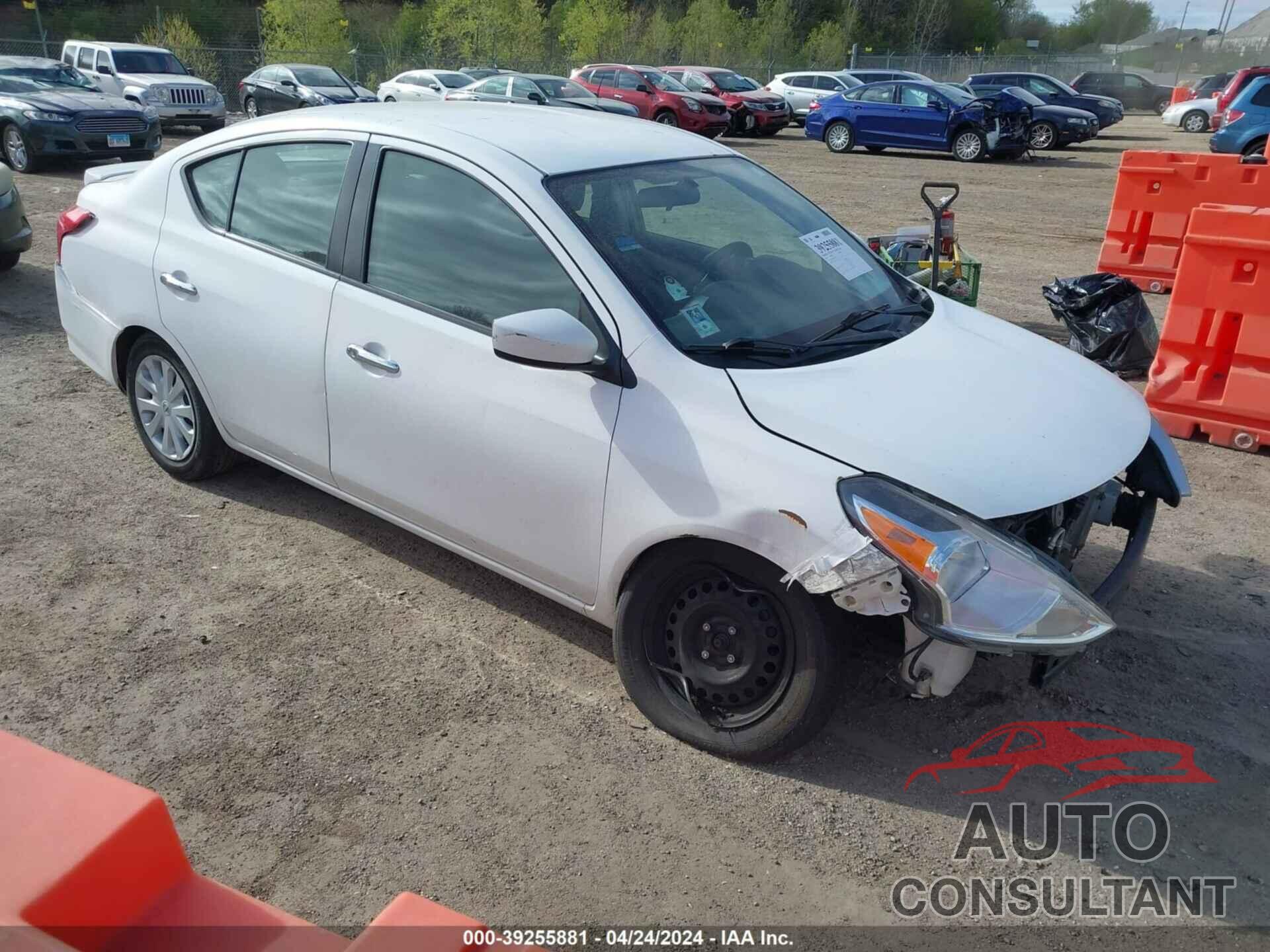 NISSAN VERSA 2018 - 3N1CN7AP0JK410460