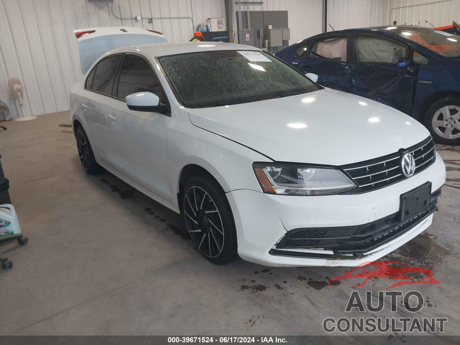 VOLKSWAGEN JETTA 2018 - 3VW2B7AJ1JM224957