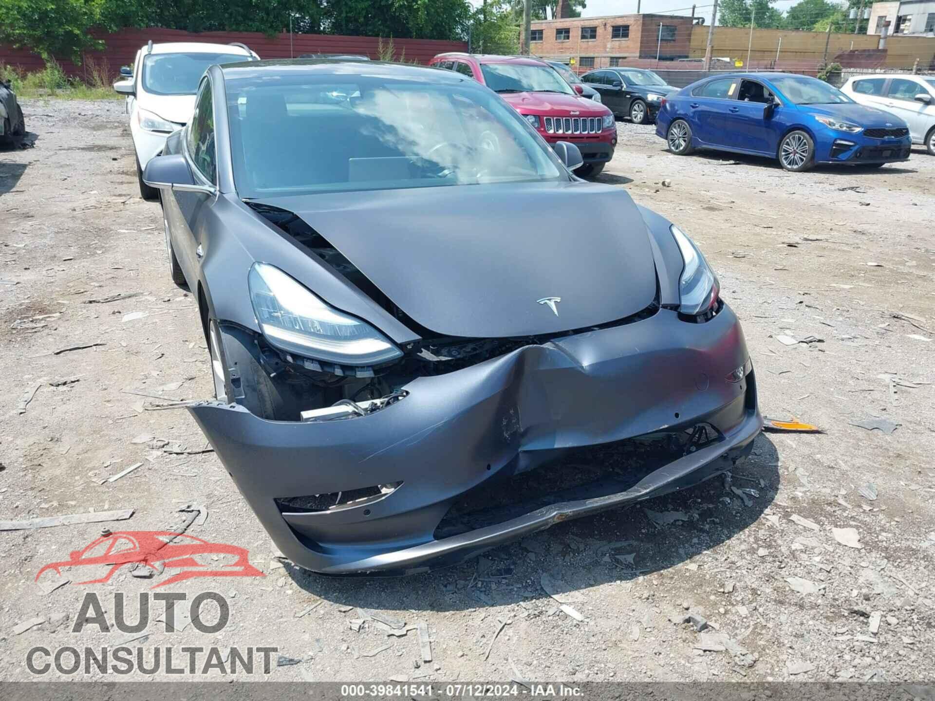 TESLA MODEL 3 2018 - 5YJ3E1EB5JF145357