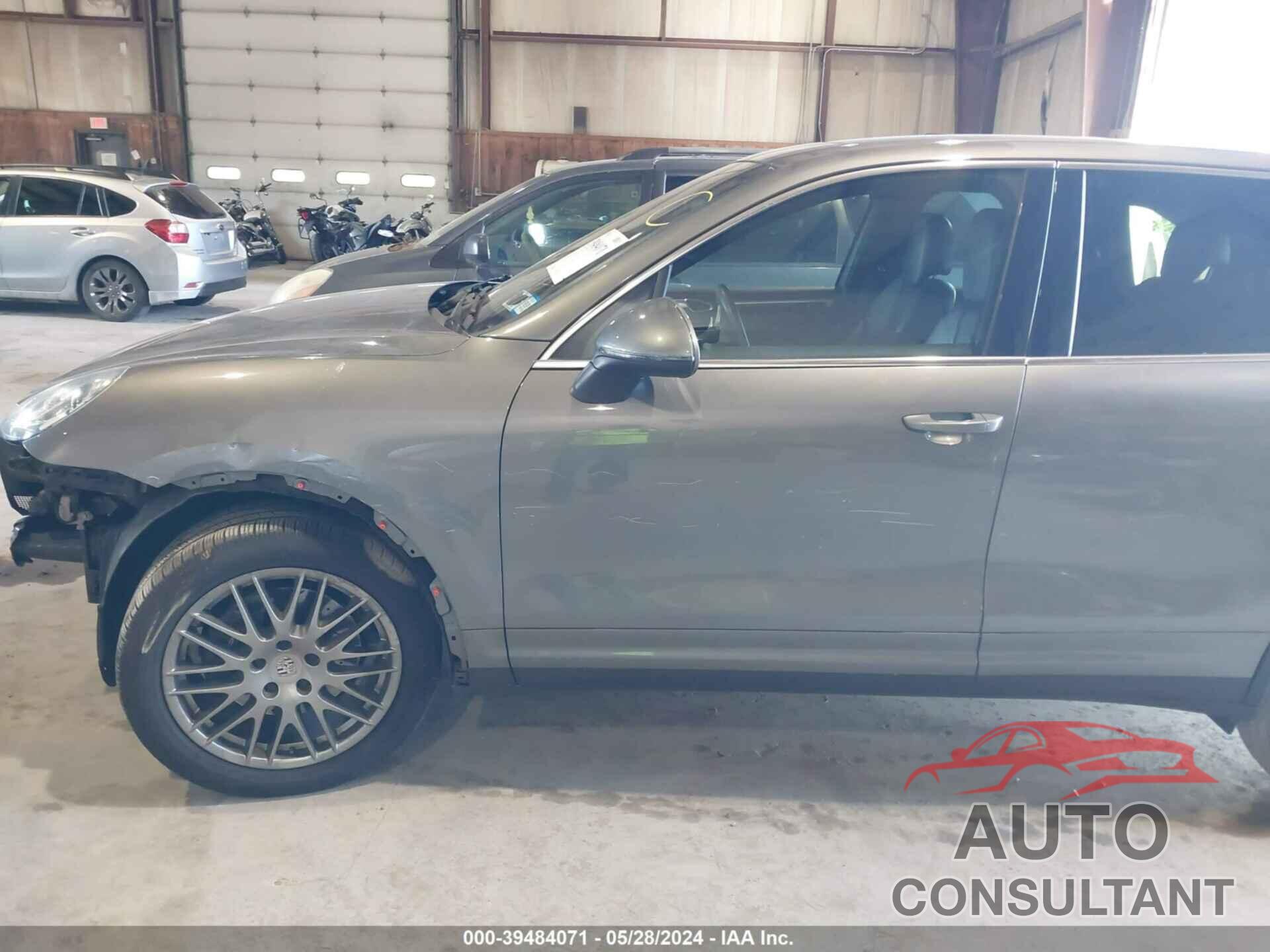 PORSCHE CAYENNE 2016 - WP1AA2A23GKA15781