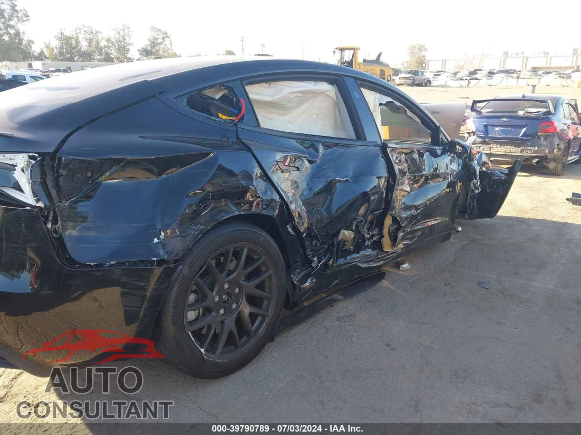 TESLA MODEL 3 2024 - 5YJ3E1EA5RF756475