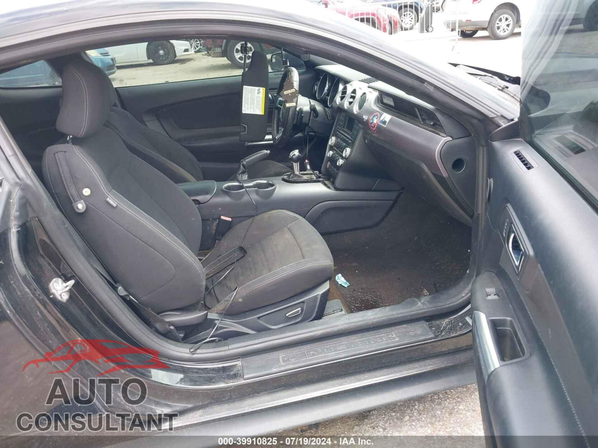 FORD MUSTANG 2017 - 1FA6P8TH7H5323018