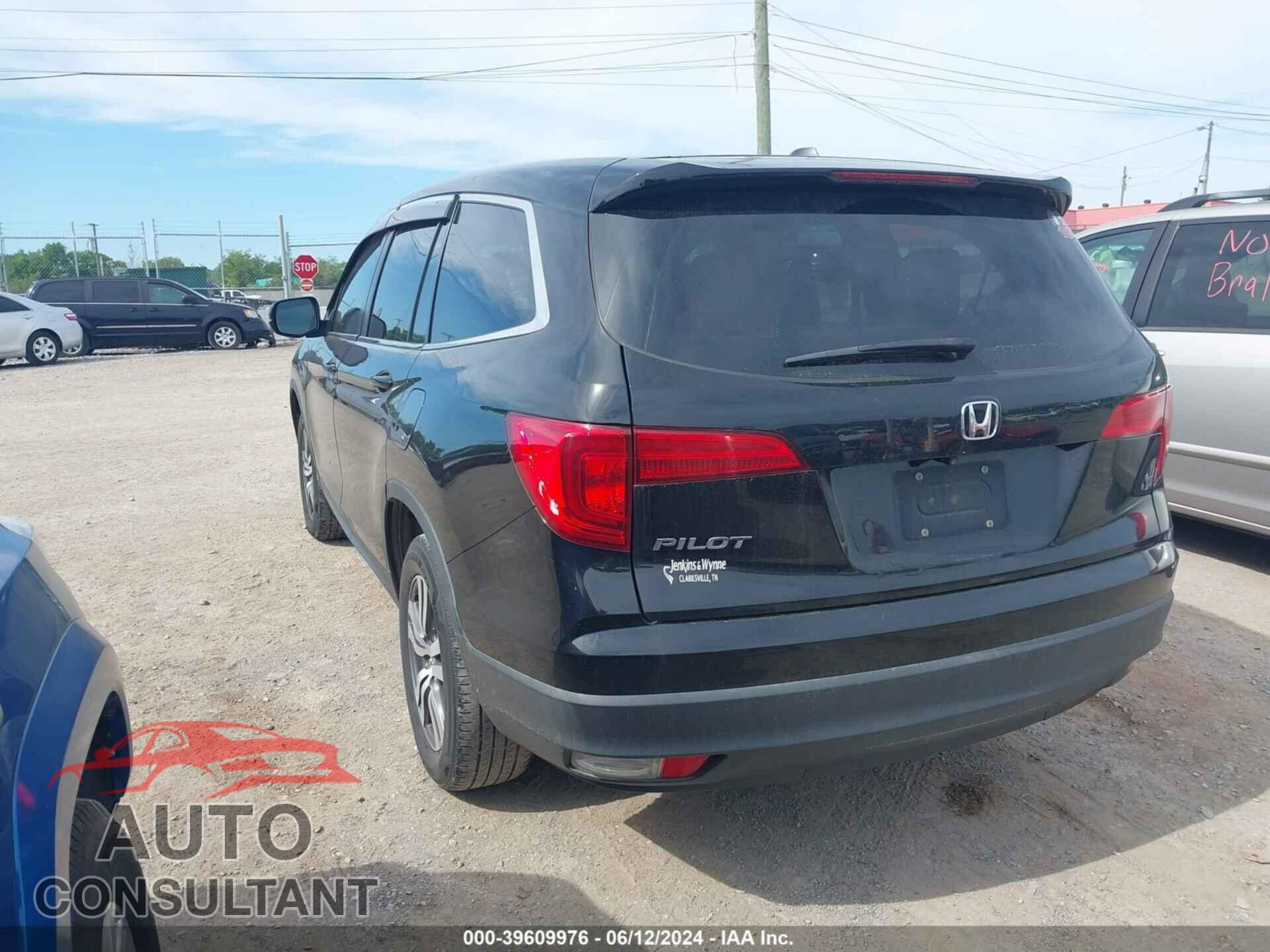HONDA PILOT 2017 - 5FNYF5H32HB011396