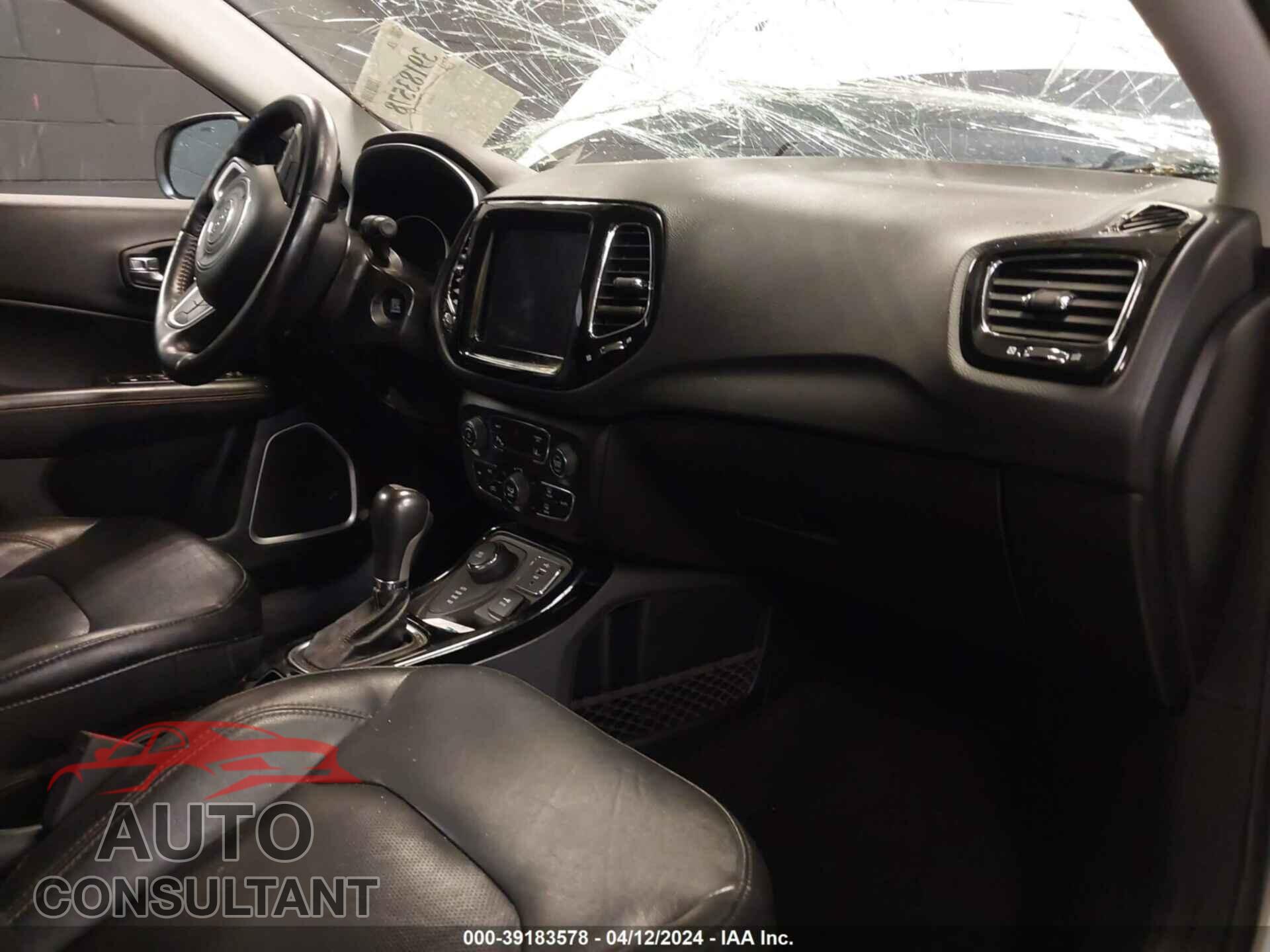 JEEP COMPASS 2018 - 3C4NJDCB5JT483528