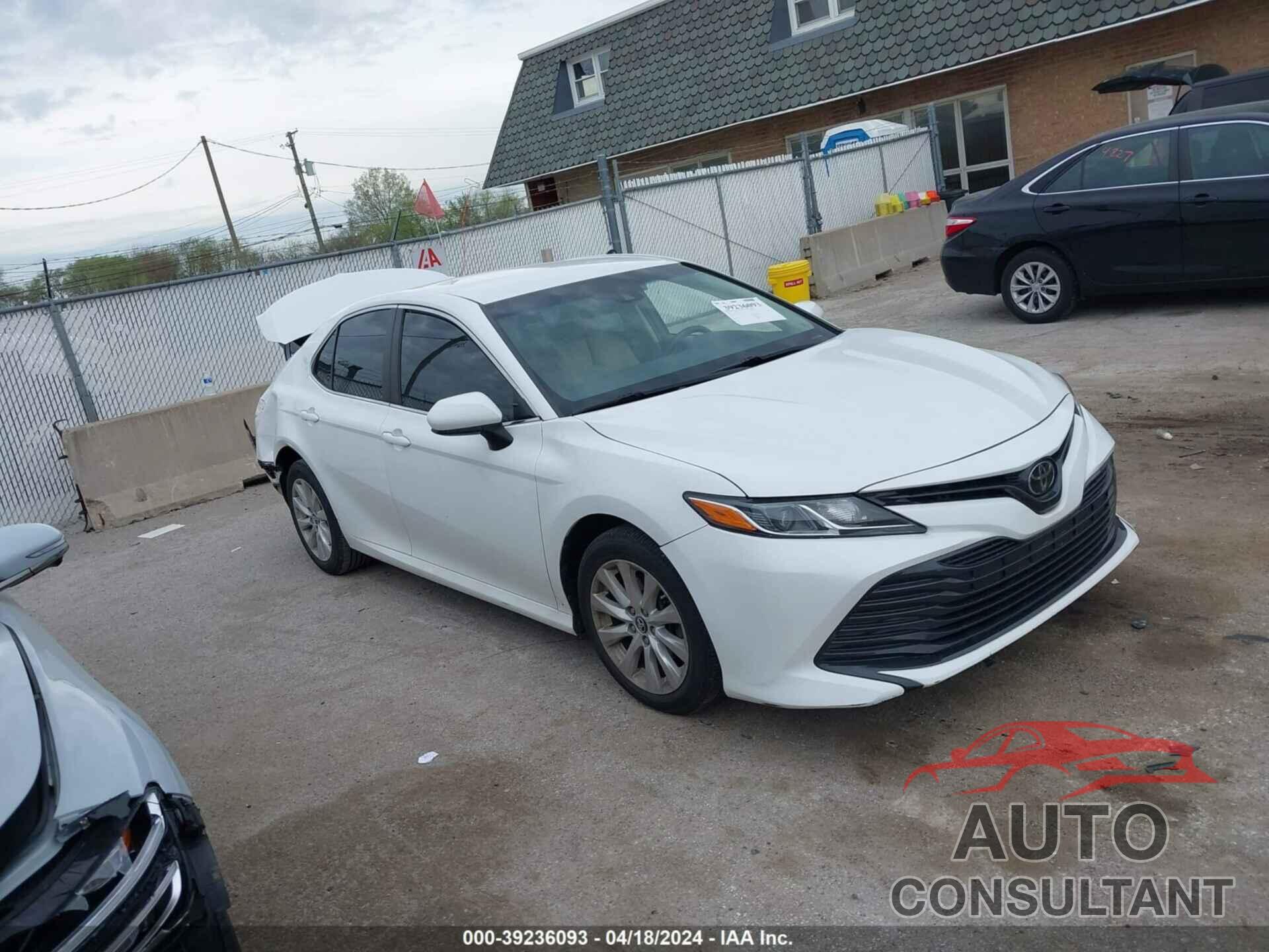 TOYOTA CAMRY 2018 - 4T1B11HK5JU552987