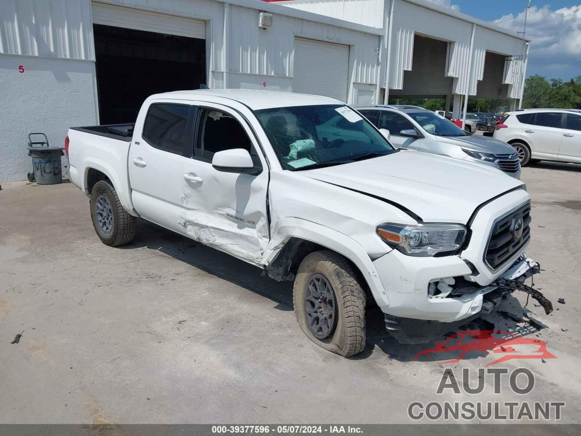 TOYOTA TACOMA 2018 - 5TFAZ5CN0JX070864