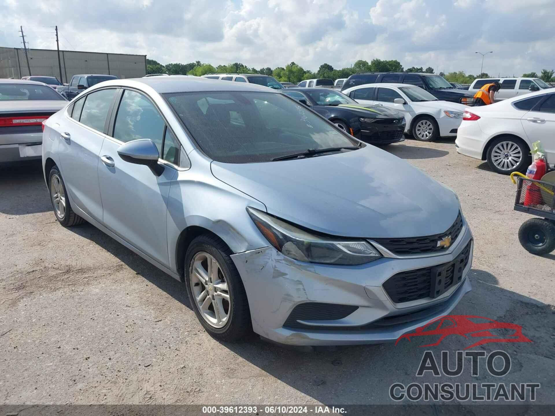 CHEVROLET CRUZE 2017 - 1G1BE5SM8H7190438