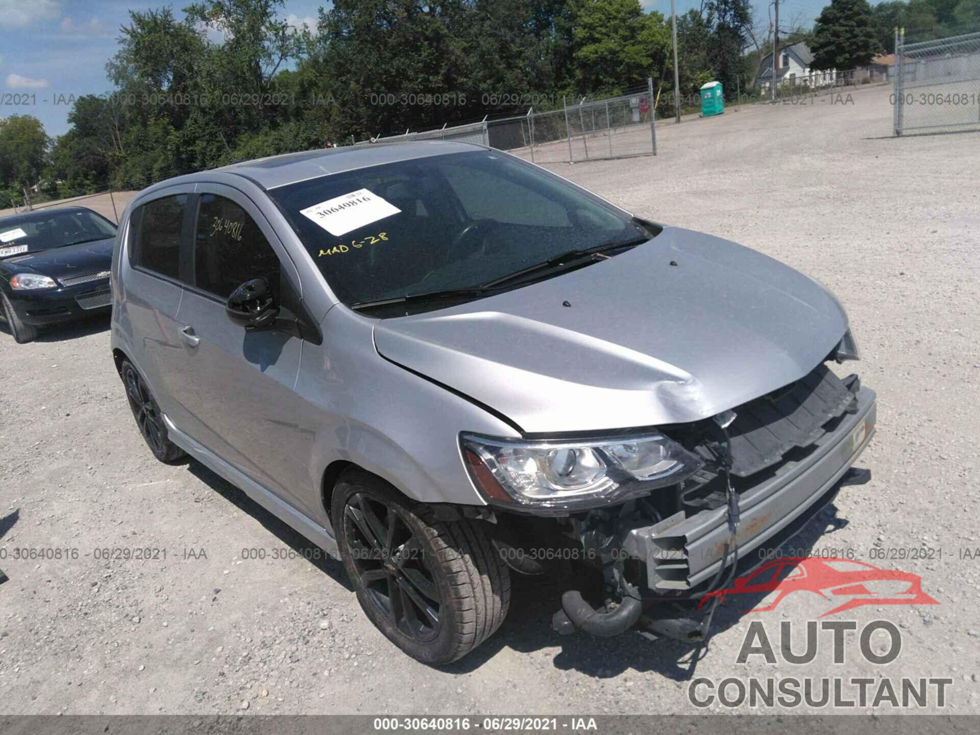 CHEVROLET SONIC 2017 - 1G1JF6SB6H4120189