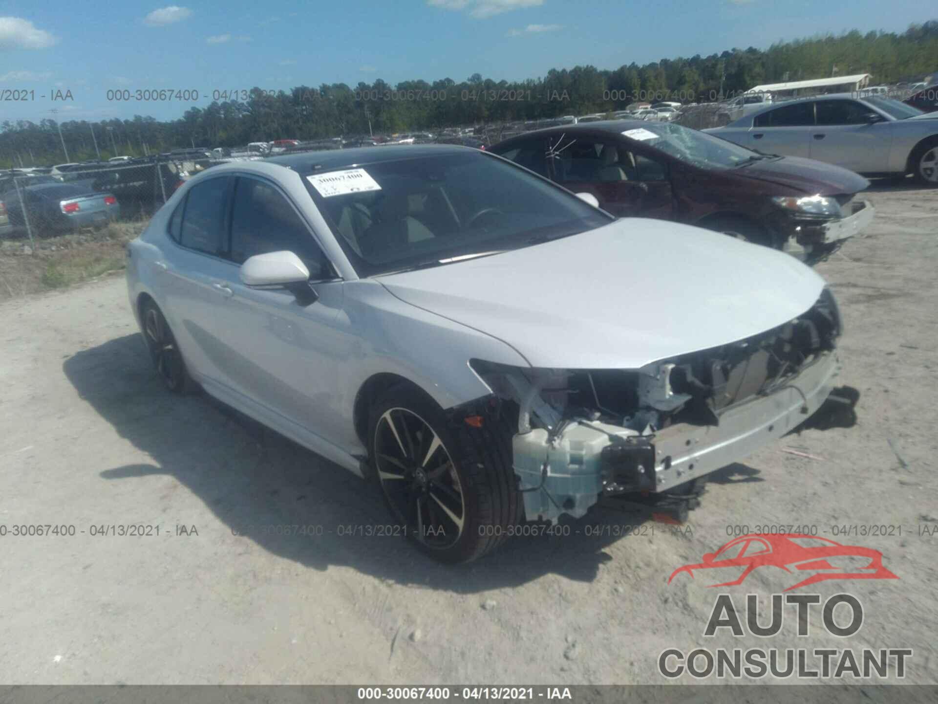 TOYOTA CAMRY 2018 - 4T1B61HK4JU051140