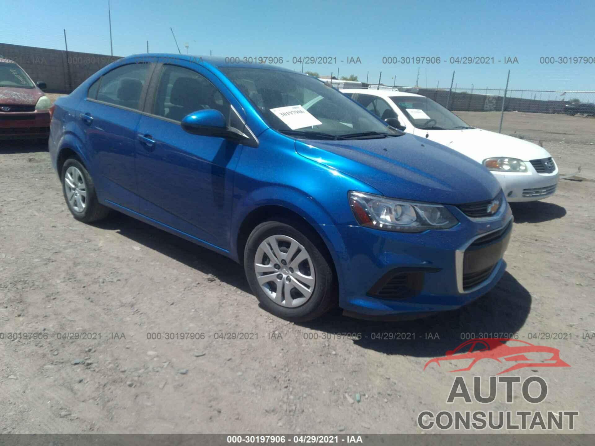 CHEVROLET SONIC 2018 - 1G1JB5SH8J4136166