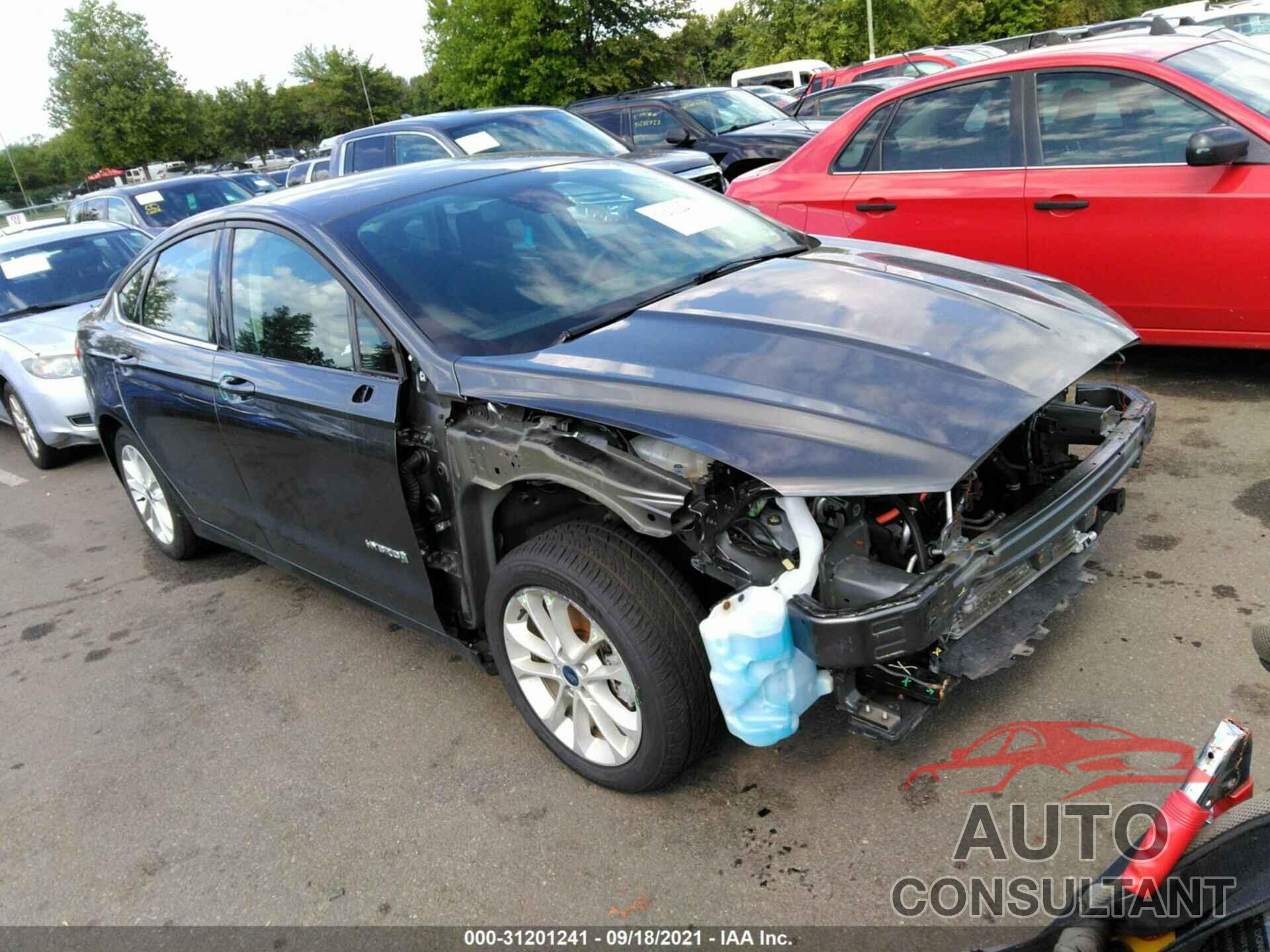 FORD FUSION HYBRID 2019 - 3FA6P0LU3KR182550