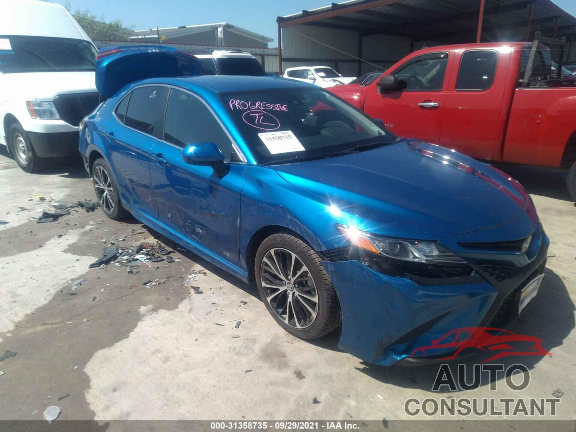 TOYOTA CAMRY 2018 - 4T1B11HK9JU078509