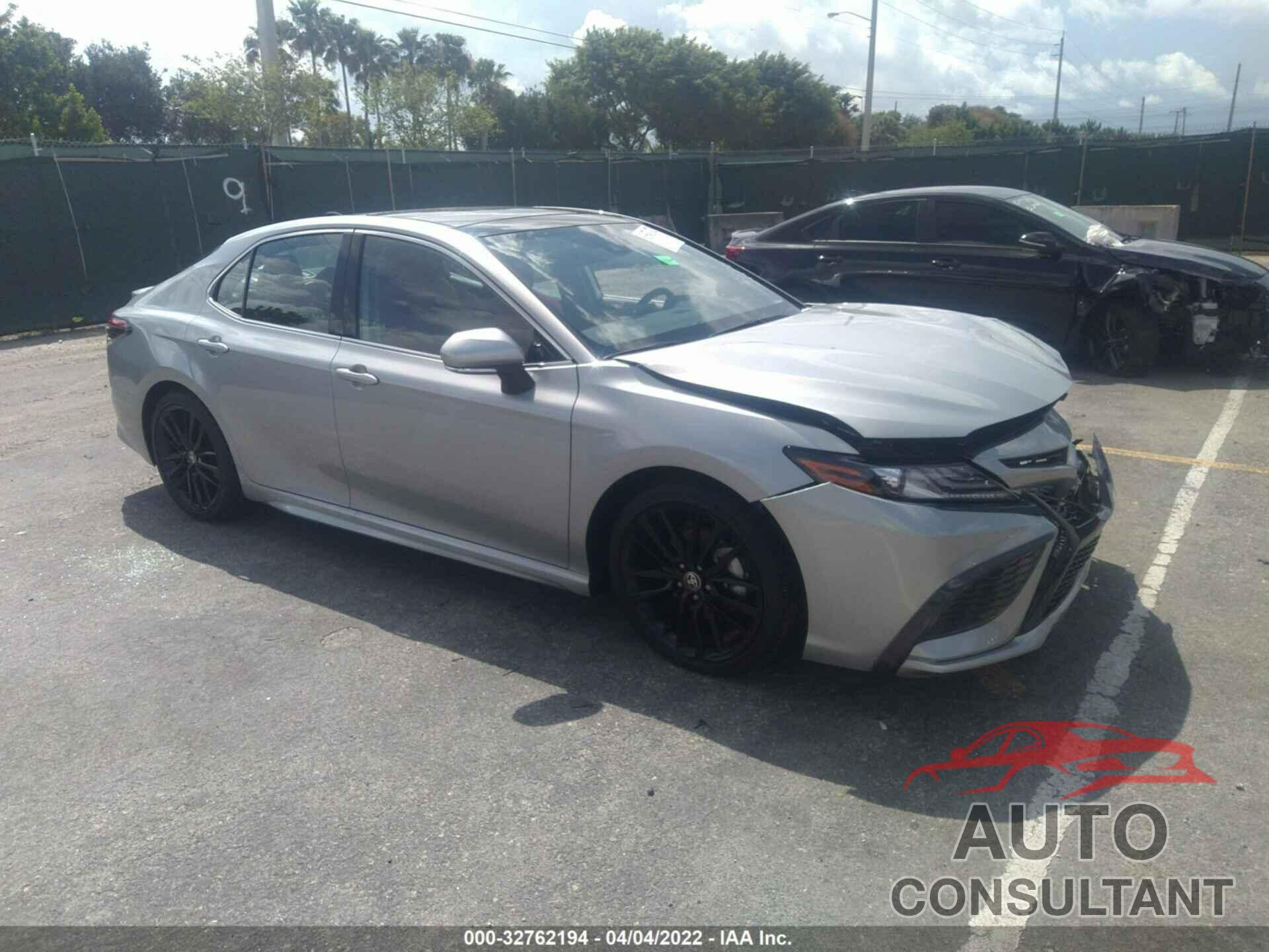 TOYOTA CAMRY 2022 - 4T1K61AK7NU034736