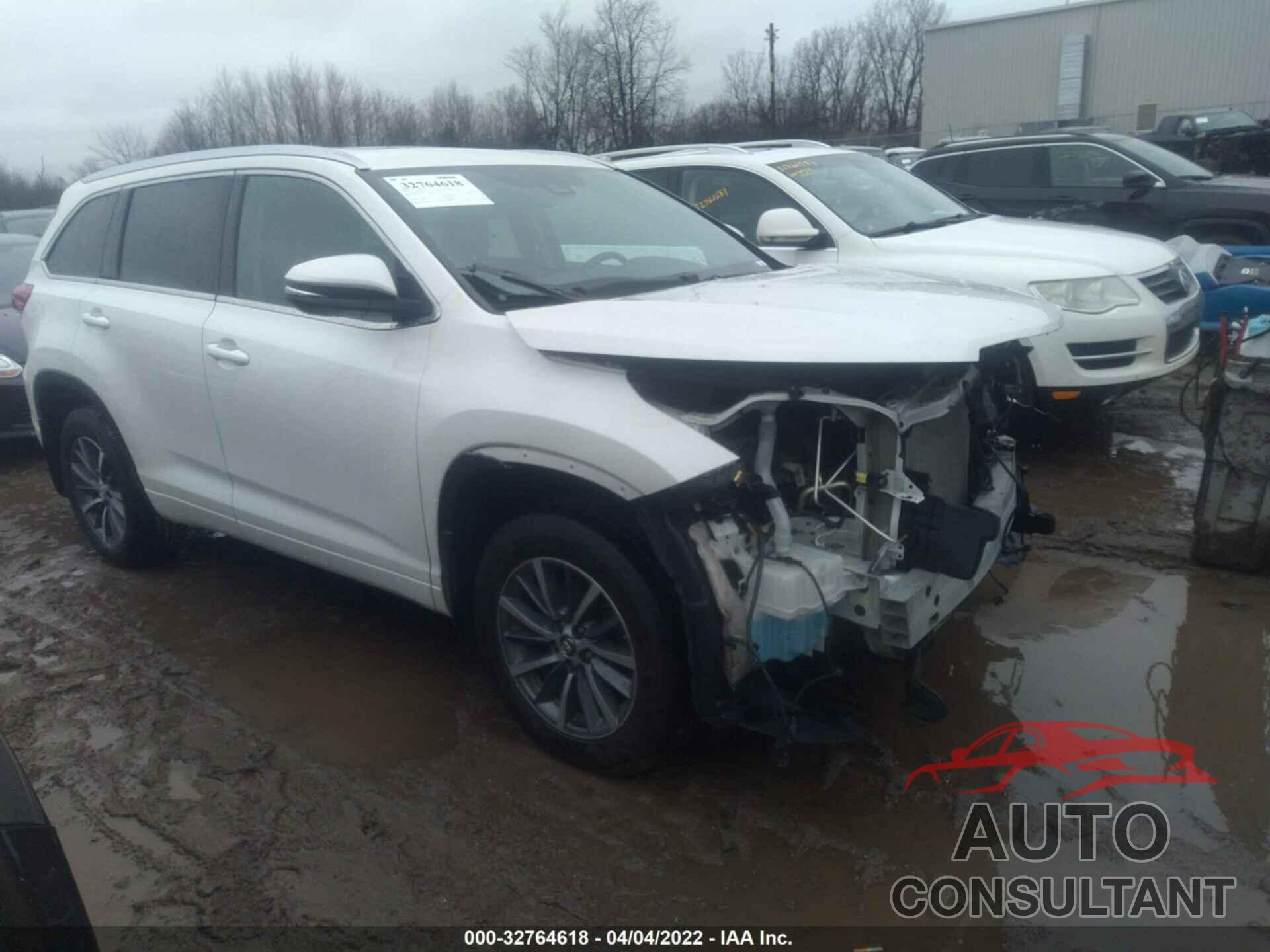 TOYOTA HIGHLANDER 2018 - 5TDJZRFH4JS553129