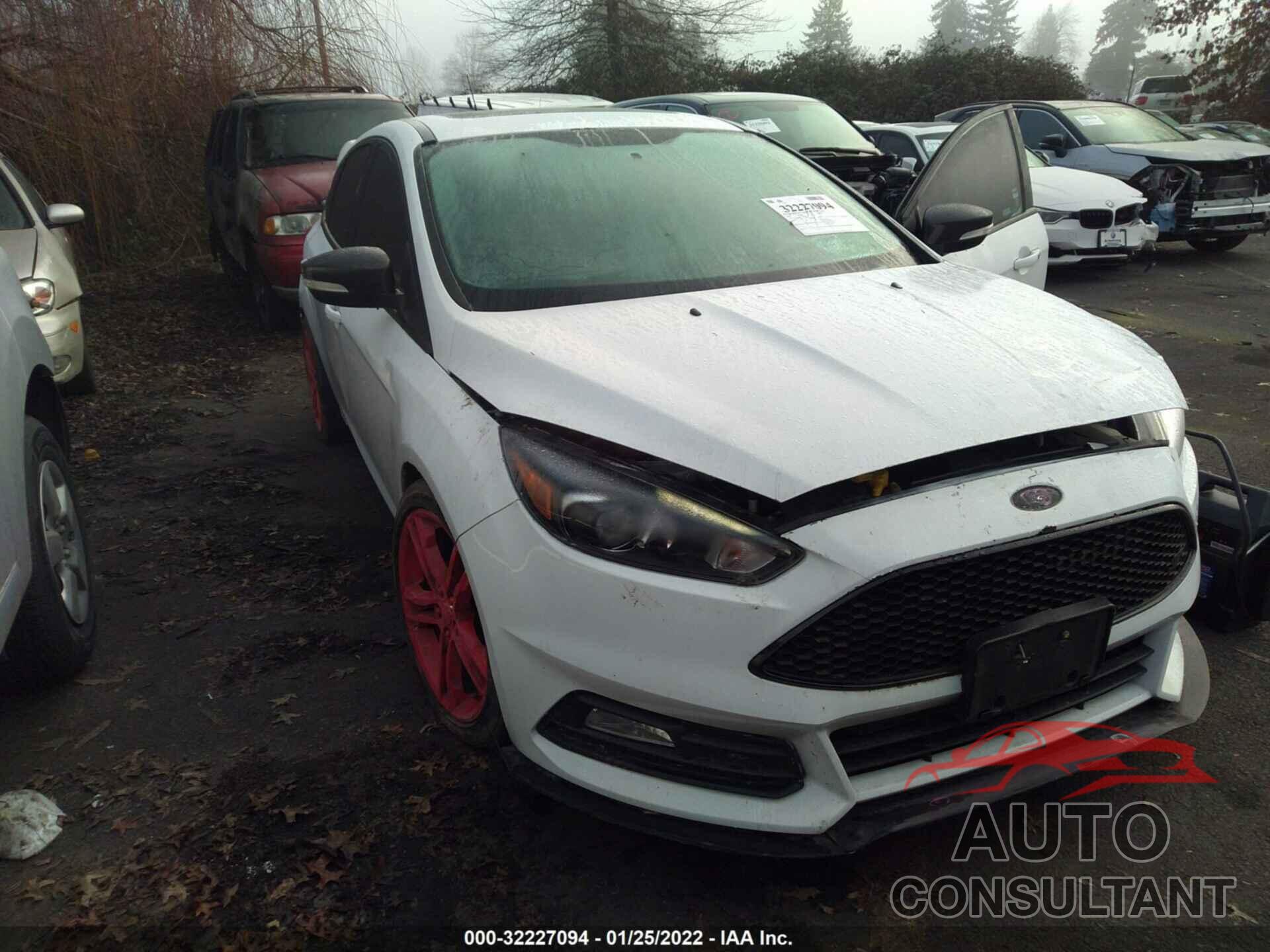 FORD FOCUS 2016 - 1FADP3L98GL209560