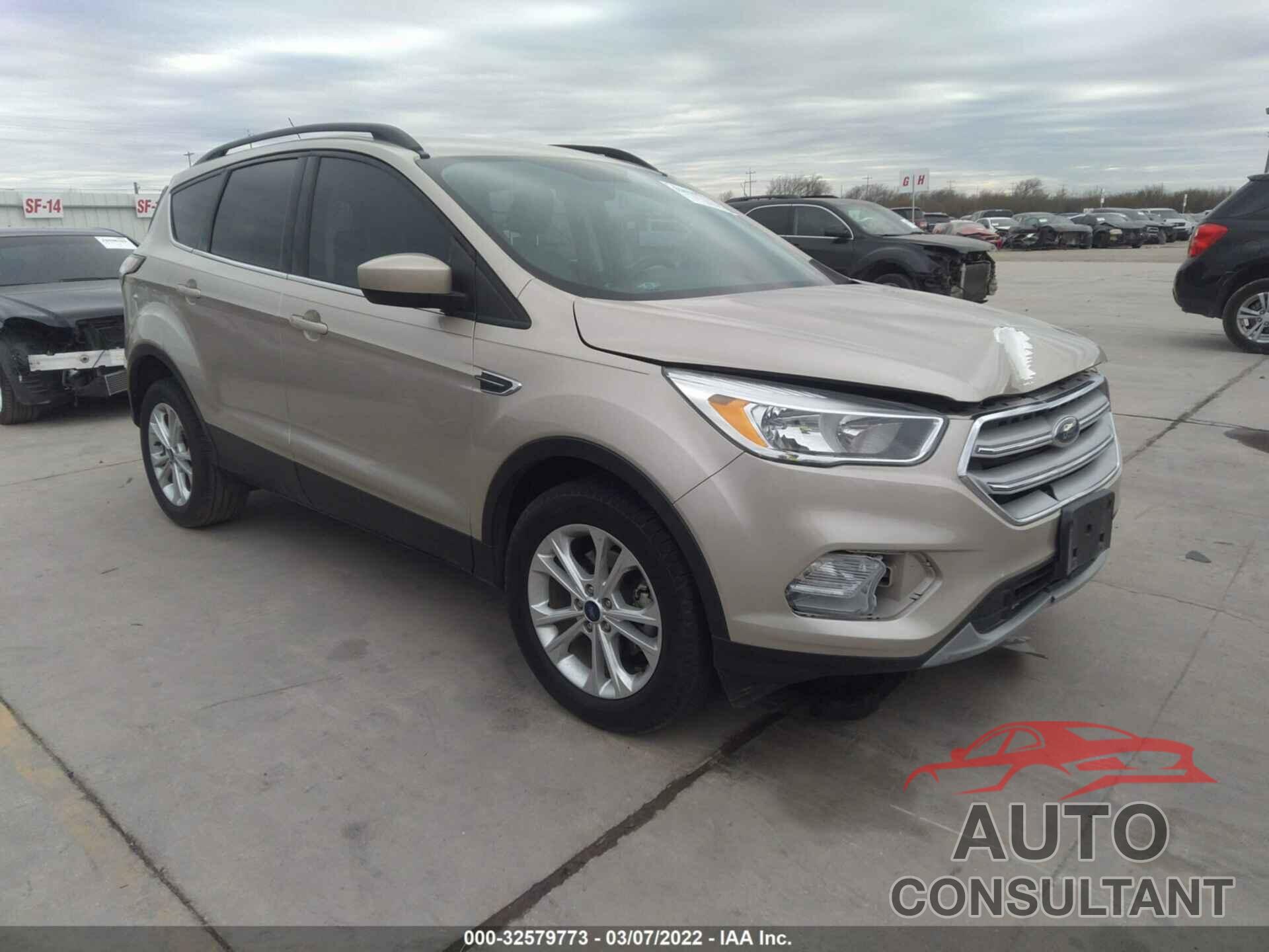 FORD ESCAPE 2018 - 1FMCU0GD7JUA41855