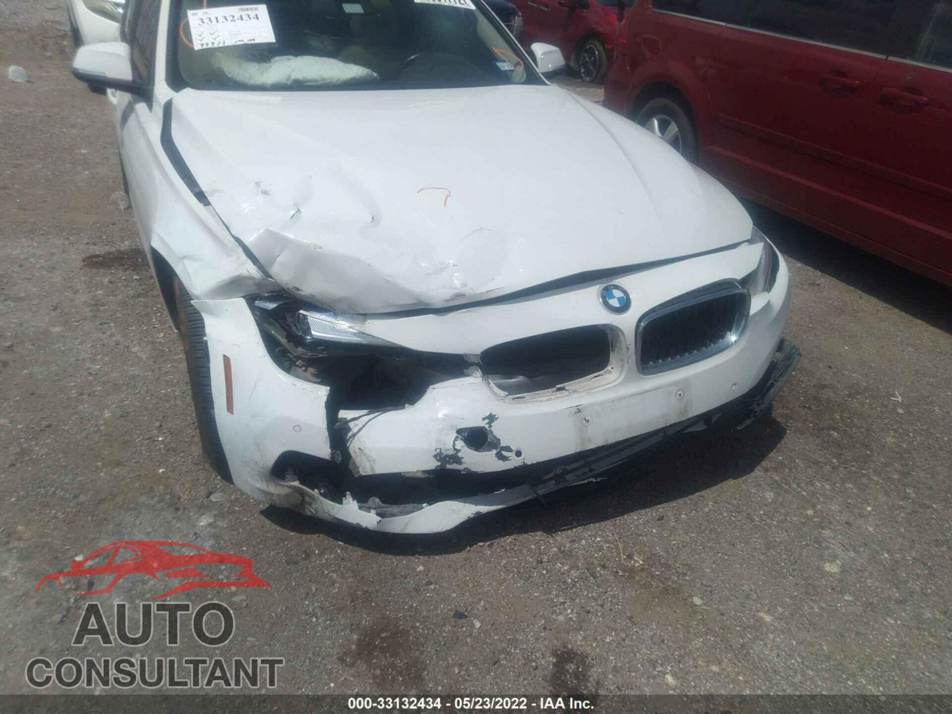 BMW 3 SERIES 2016 - WBA8E1G56GNU10176